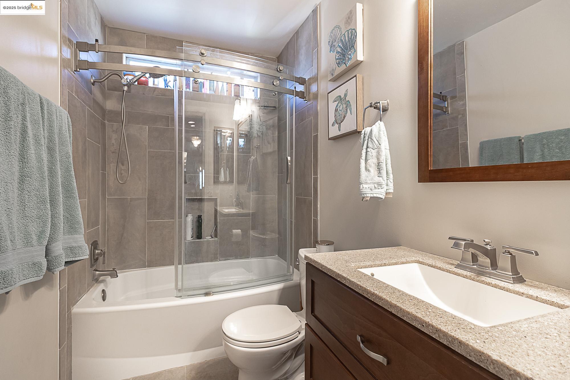 Detail Gallery Image 20 of 28 For 1800 7th St, Hughson,  CA 95326 - 4 Beds | 2 Baths