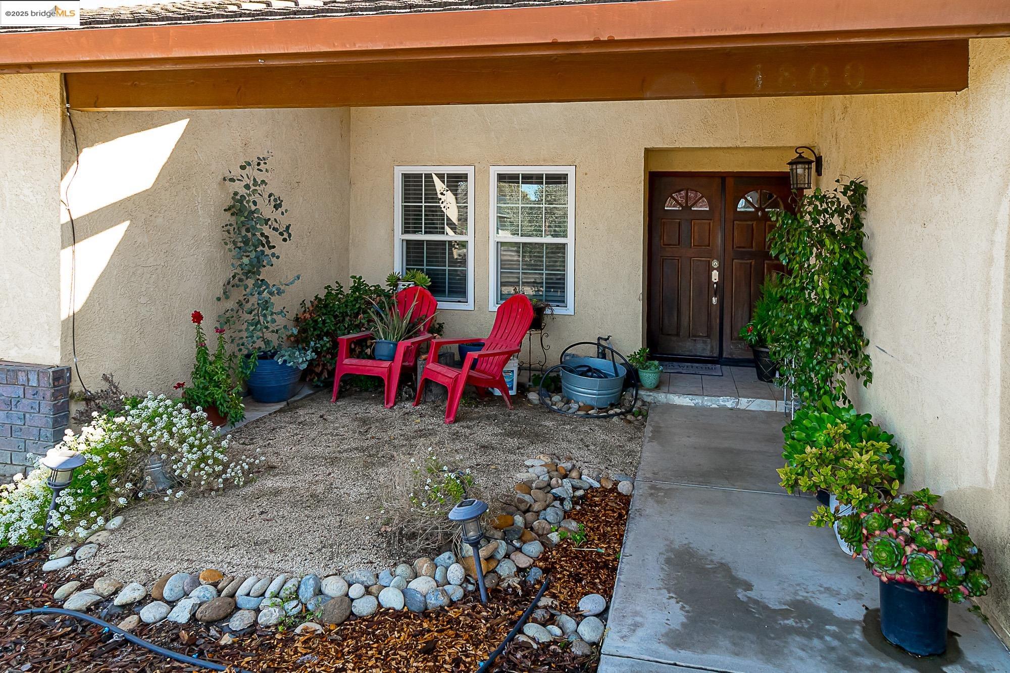 Detail Gallery Image 4 of 28 For 1800 7th St, Hughson,  CA 95326 - 4 Beds | 2 Baths