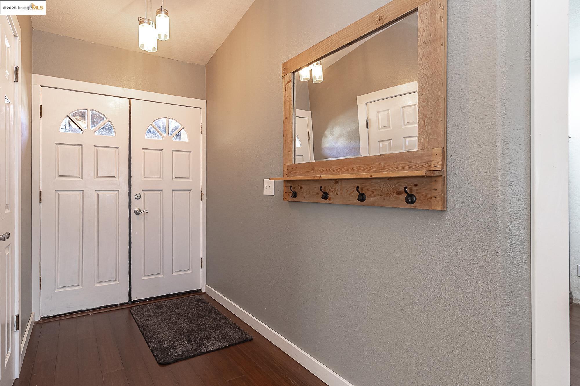 Detail Gallery Image 5 of 28 For 1800 7th St, Hughson,  CA 95326 - 4 Beds | 2 Baths