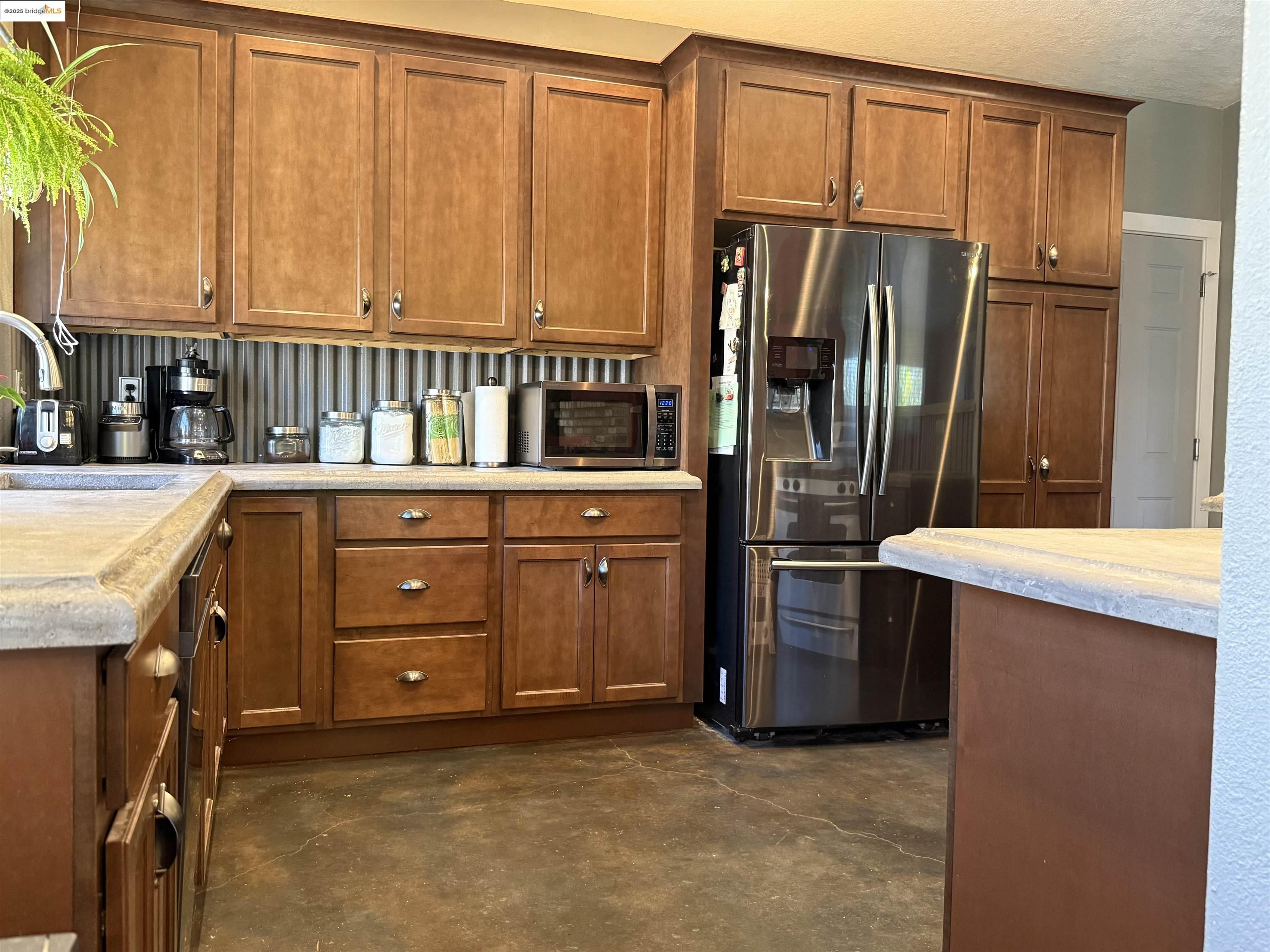 Detail Gallery Image 6 of 28 For 1800 7th St, Hughson,  CA 95326 - 4 Beds | 2 Baths