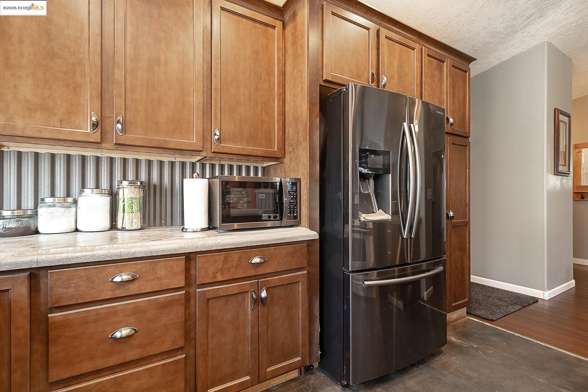 Detail Gallery Image 8 of 28 For 1800 7th St, Hughson,  CA 95326 - 4 Beds | 2 Baths