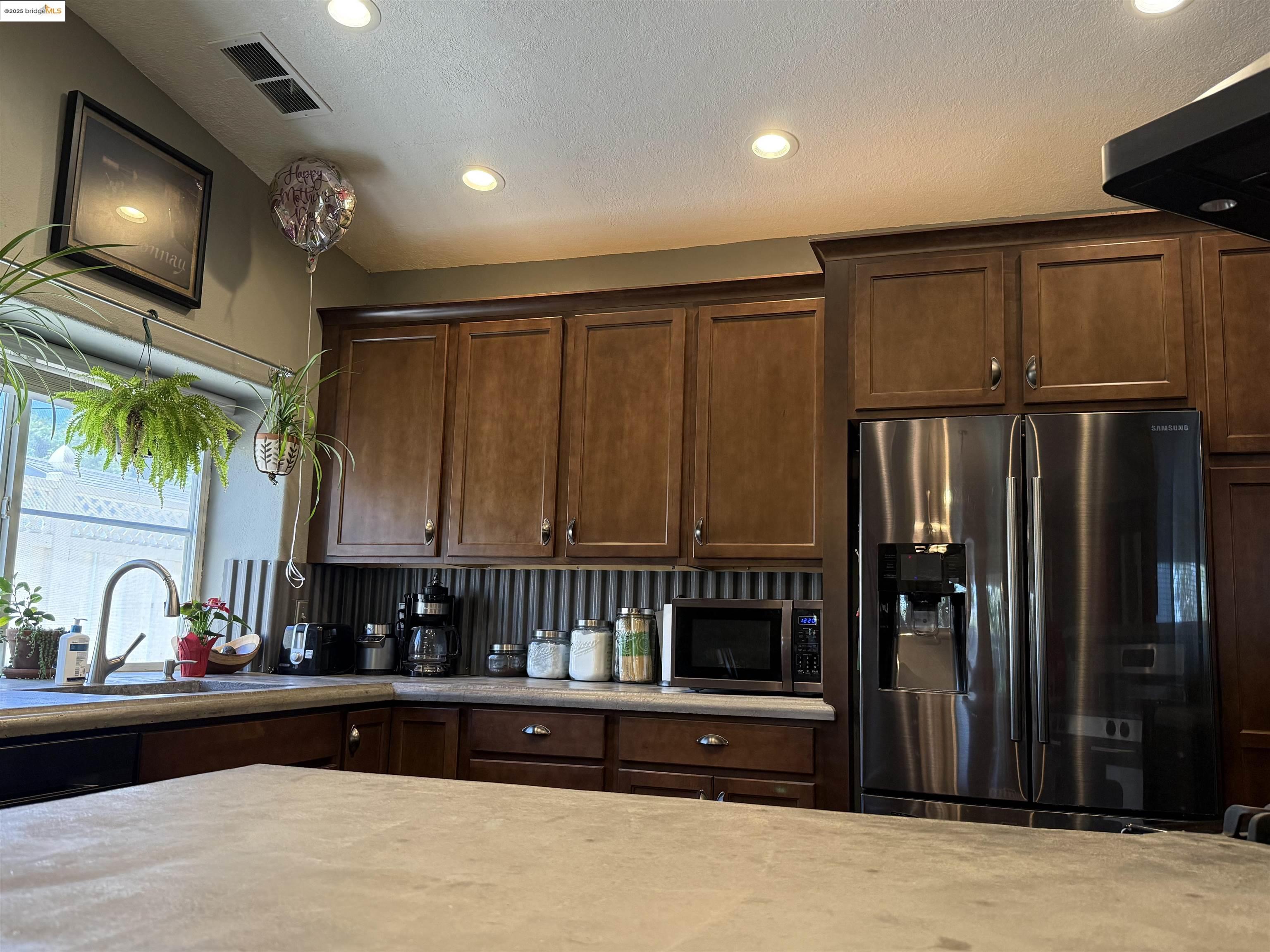 Detail Gallery Image 10 of 28 For 1800 7th St, Hughson,  CA 95326 - 4 Beds | 2 Baths