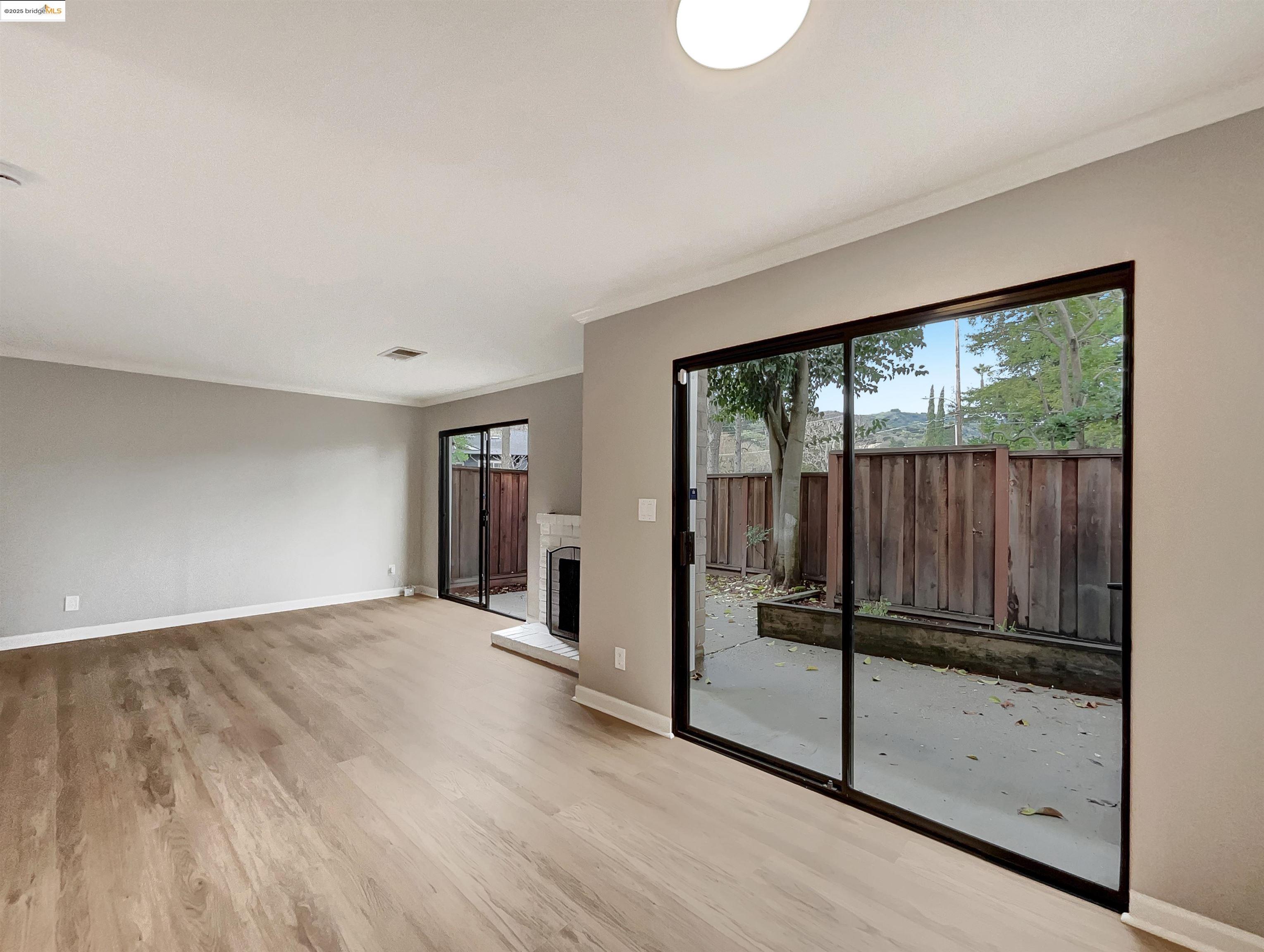 Detail Gallery Image 12 of 21 For 175 Midland Way, Danville,  CA 94526 - 2 Beds | 1/1 Baths