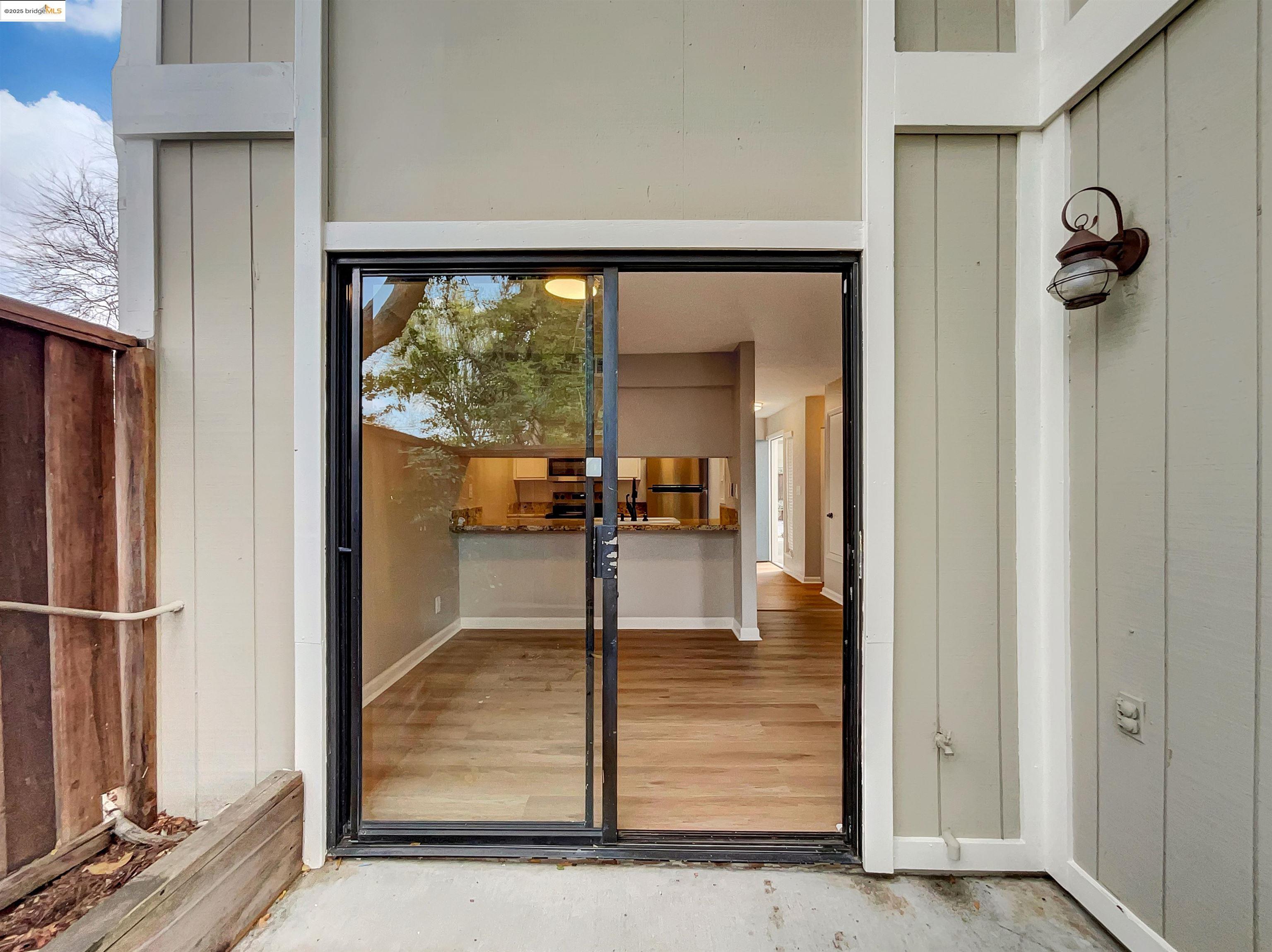 Detail Gallery Image 12 of 34 For 175 Midland Way, Danville,  CA 94526 - 2 Beds | 1/1 Baths
