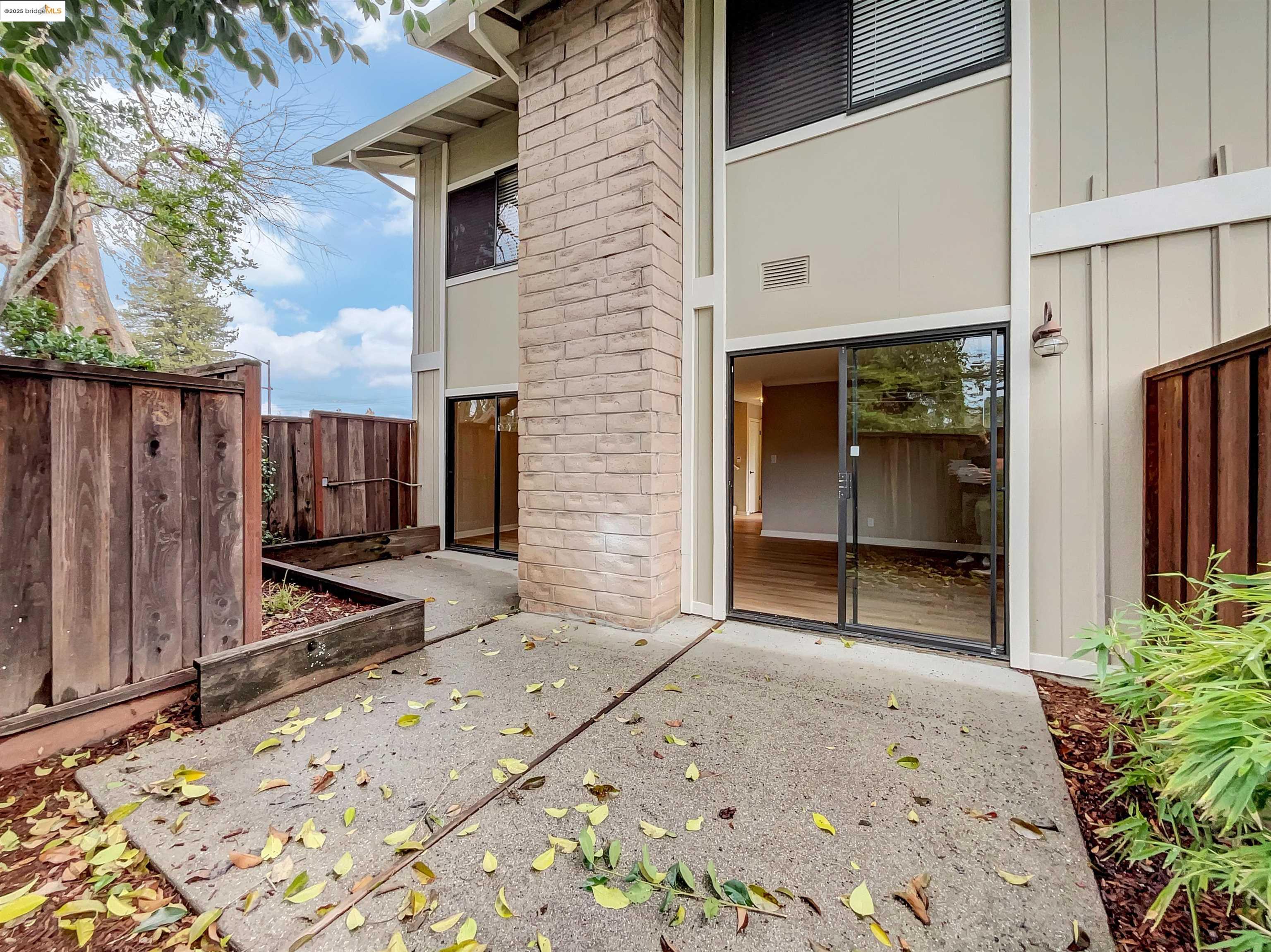 Detail Gallery Image 8 of 34 For 175 Midland Way, Danville,  CA 94526 - 2 Beds | 1/1 Baths