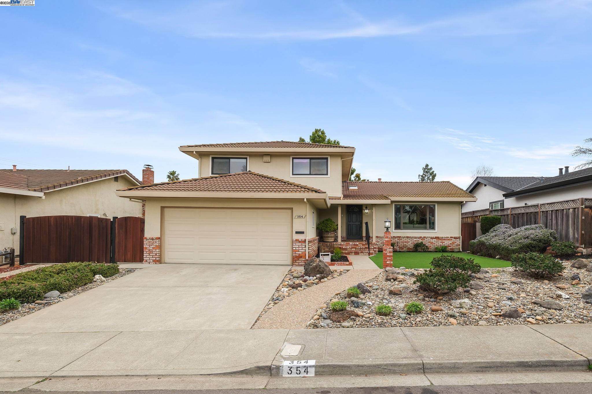 Detail Gallery Image 1 of 1 For 354 Ewing Dr, Pleasanton,  CA 94566 - 3 Beds | 2/1 Baths