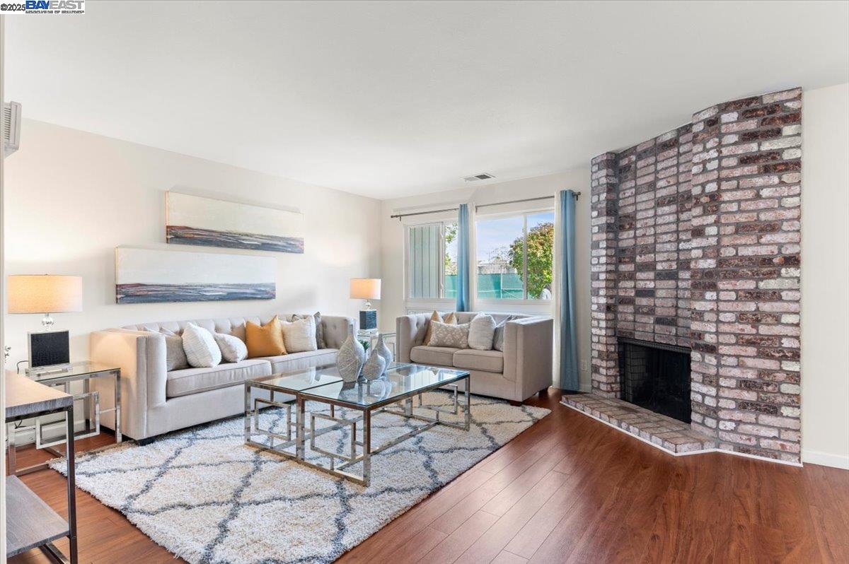 Photo #5: 41085881 Listing 