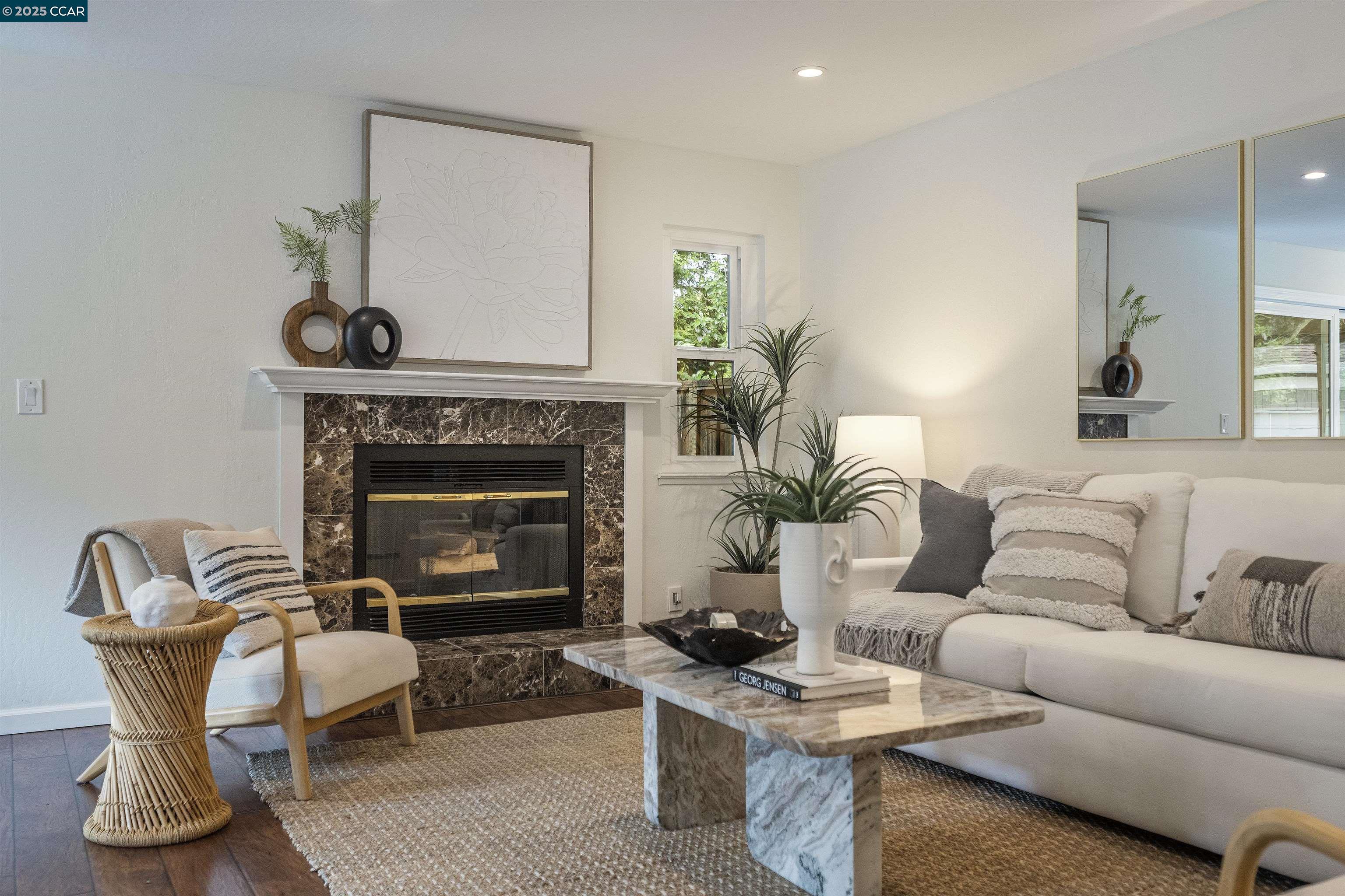 Photo #2: 41085882 Listing 