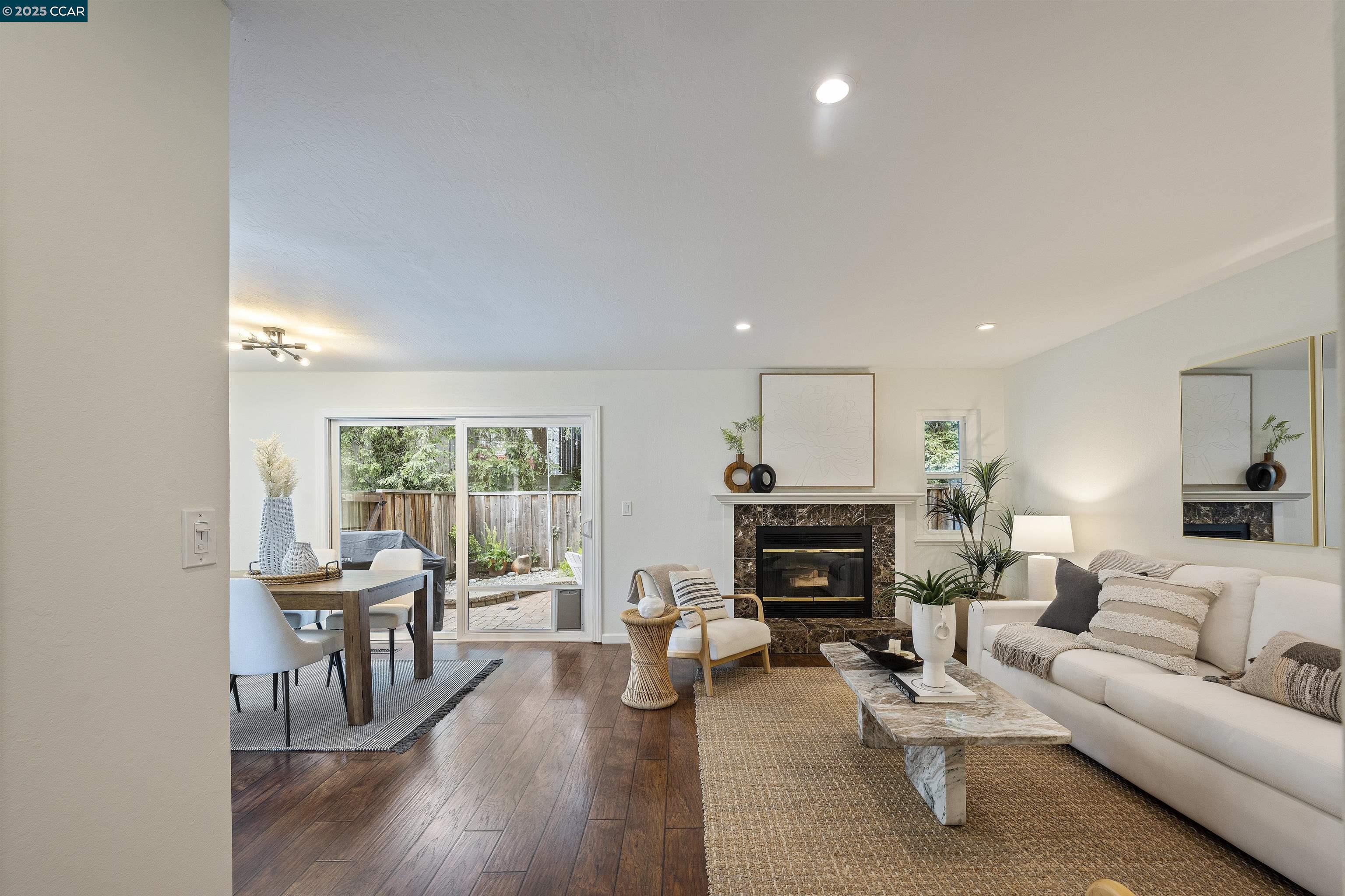 Photo #3: 41085882 Listing 