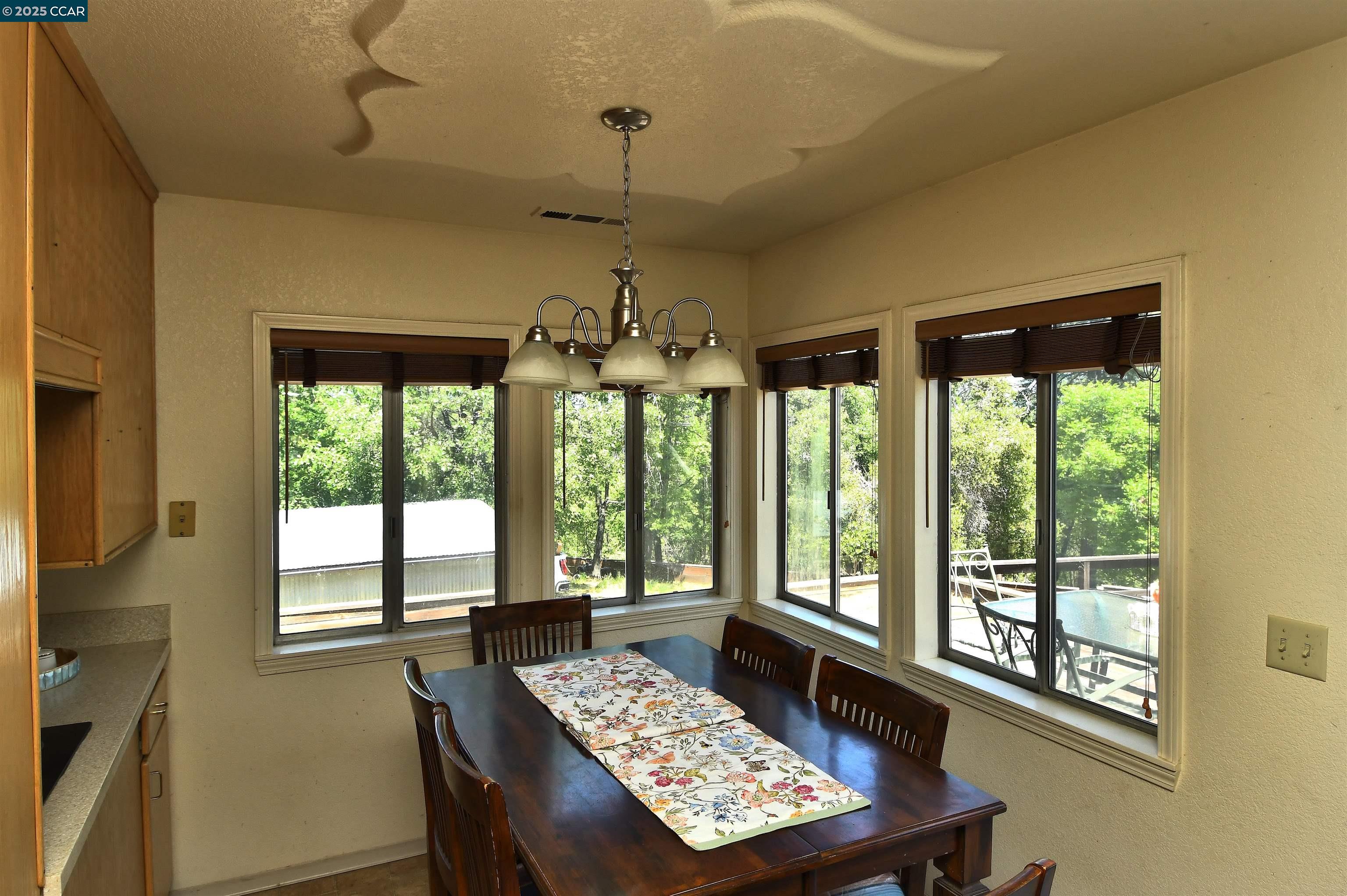 Detail Gallery Image 7 of 30 For 9687 Manzanita Way, Coulterville,  CA 95311 - 3 Beds | 2 Baths