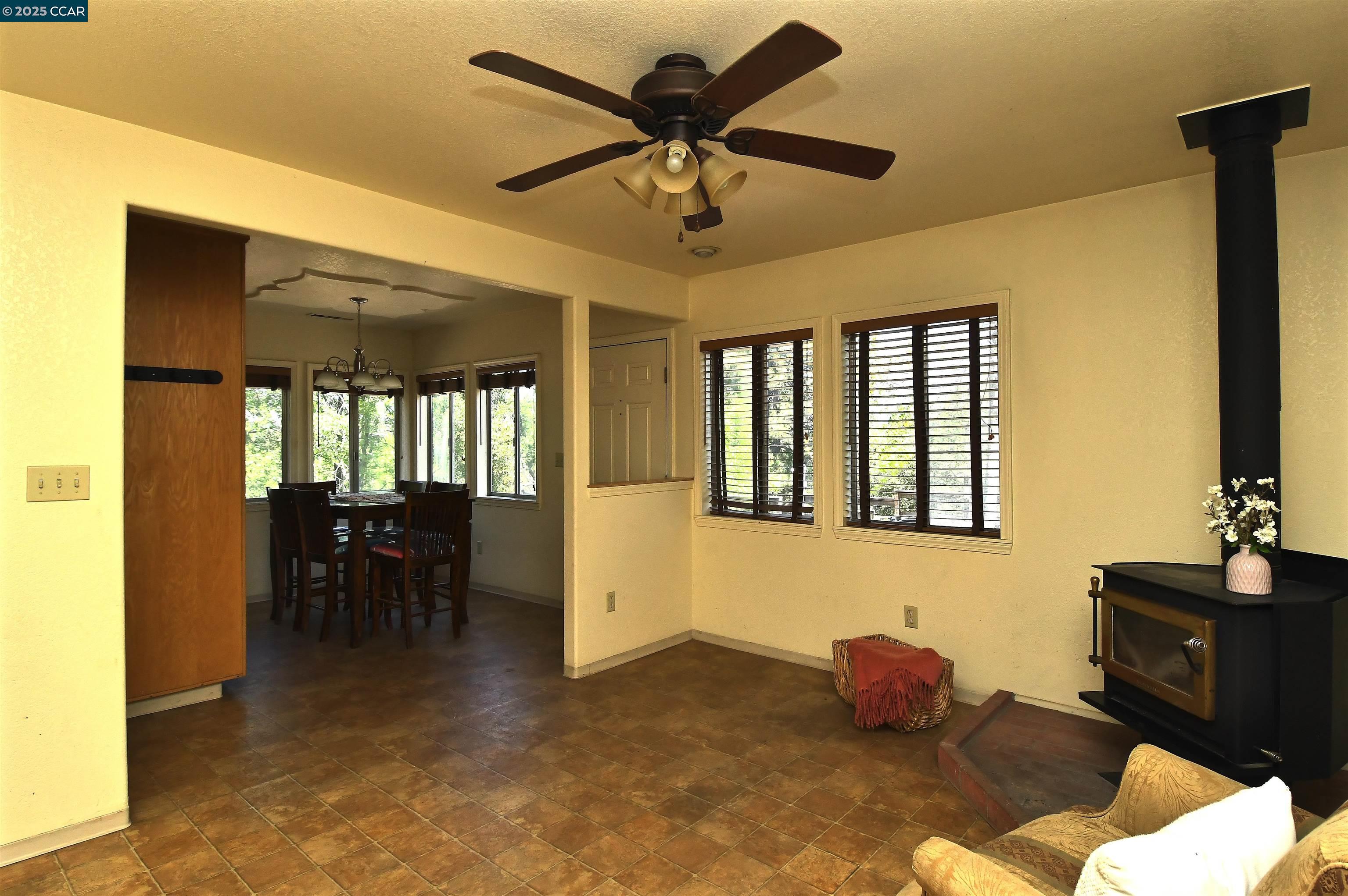 Detail Gallery Image 9 of 30 For 9687 Manzanita Way, Coulterville,  CA 95311 - 3 Beds | 2 Baths