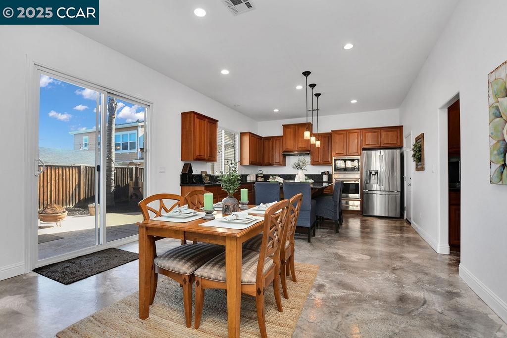 Detail Gallery Image 1 of 1 For 3994 Clearwood Way, Oakley,  CA 94561 - 4 Beds | 3/1 Baths