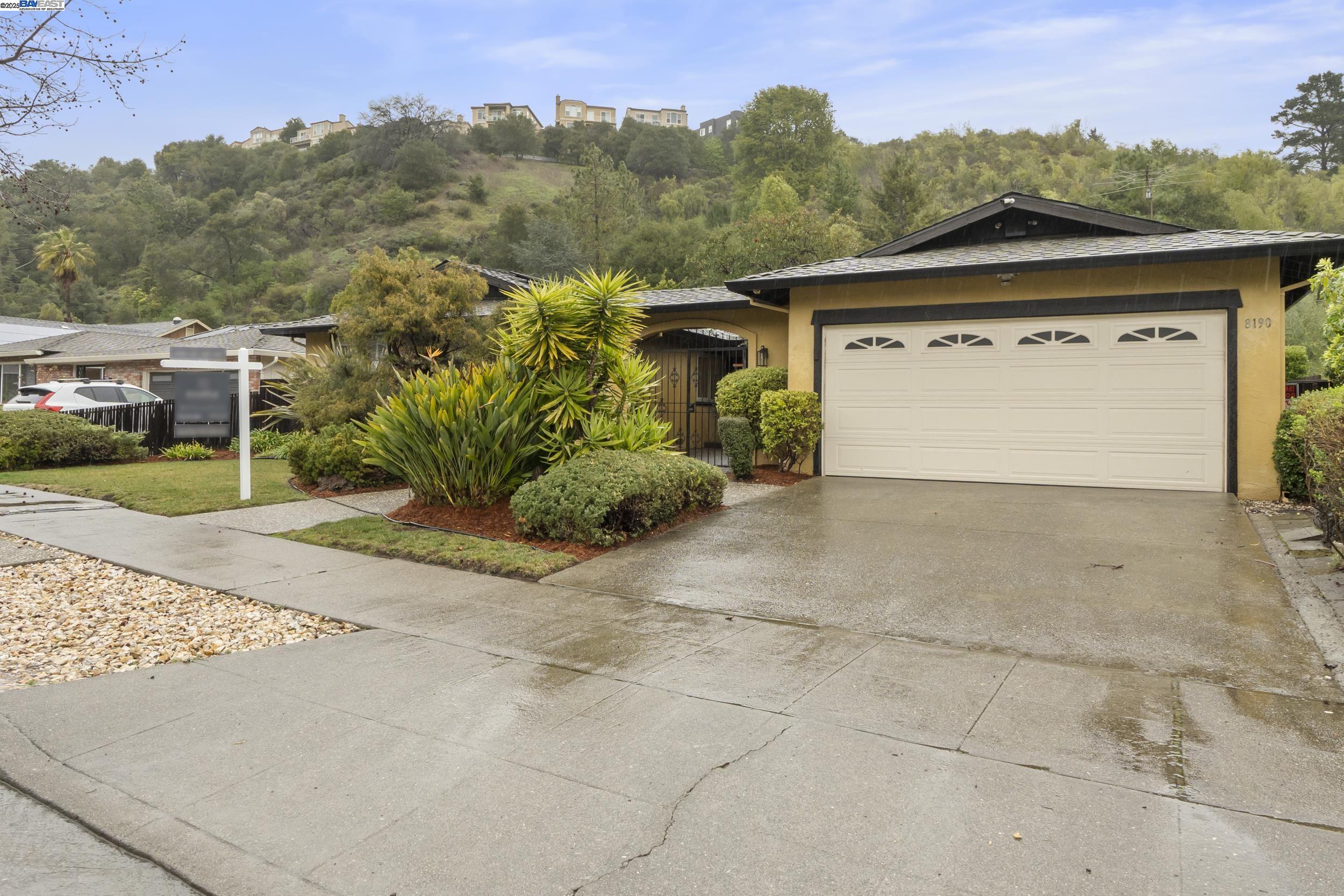 Detail Gallery Image 1 of 1 For 8190 Surrey Ln, Oakland,  CA 94605 - 4 Beds | 2/1 Baths
