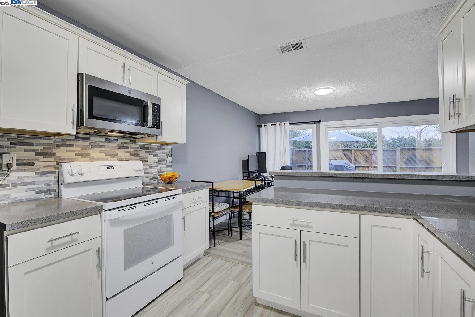 Photo #6: 41085905 Listing 