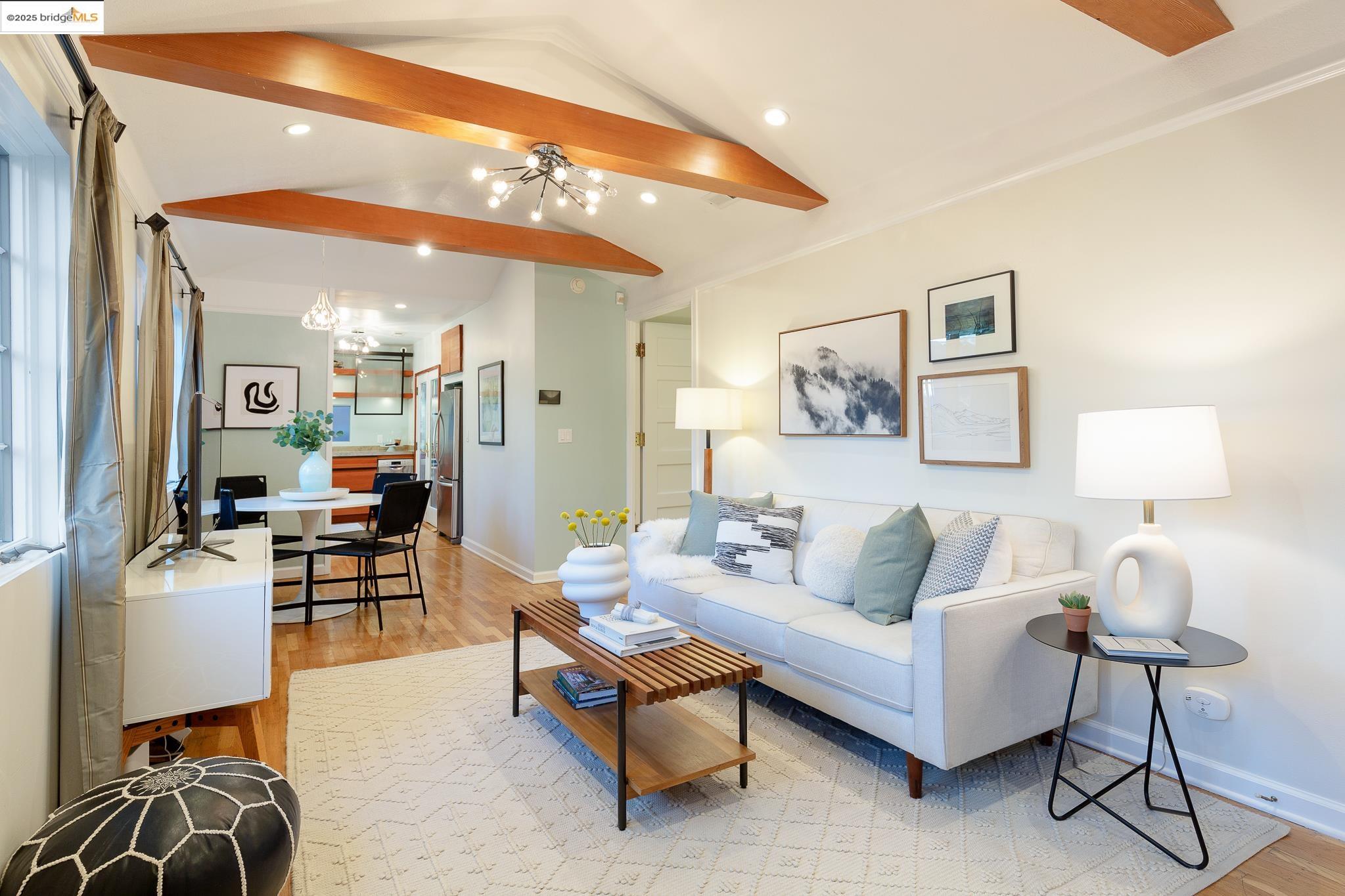 Detail Gallery Image 1 of 1 For 6329 Colby St, Oakland,  CA 94618 - 2 Beds | 2 Baths