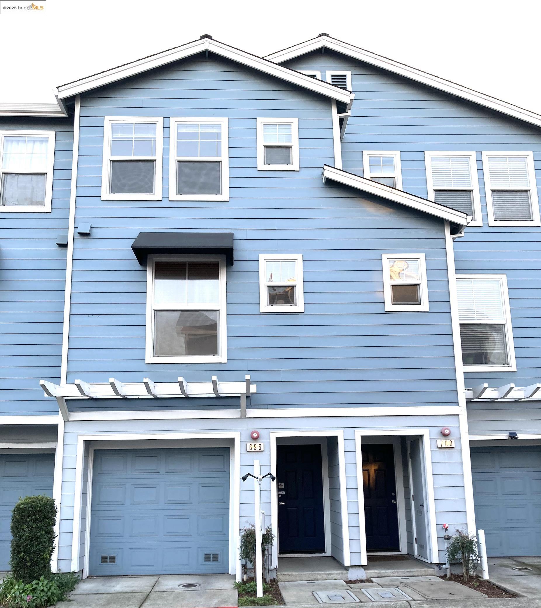 More Details about MLS # 41085922 : 696 GRAND TERRACE