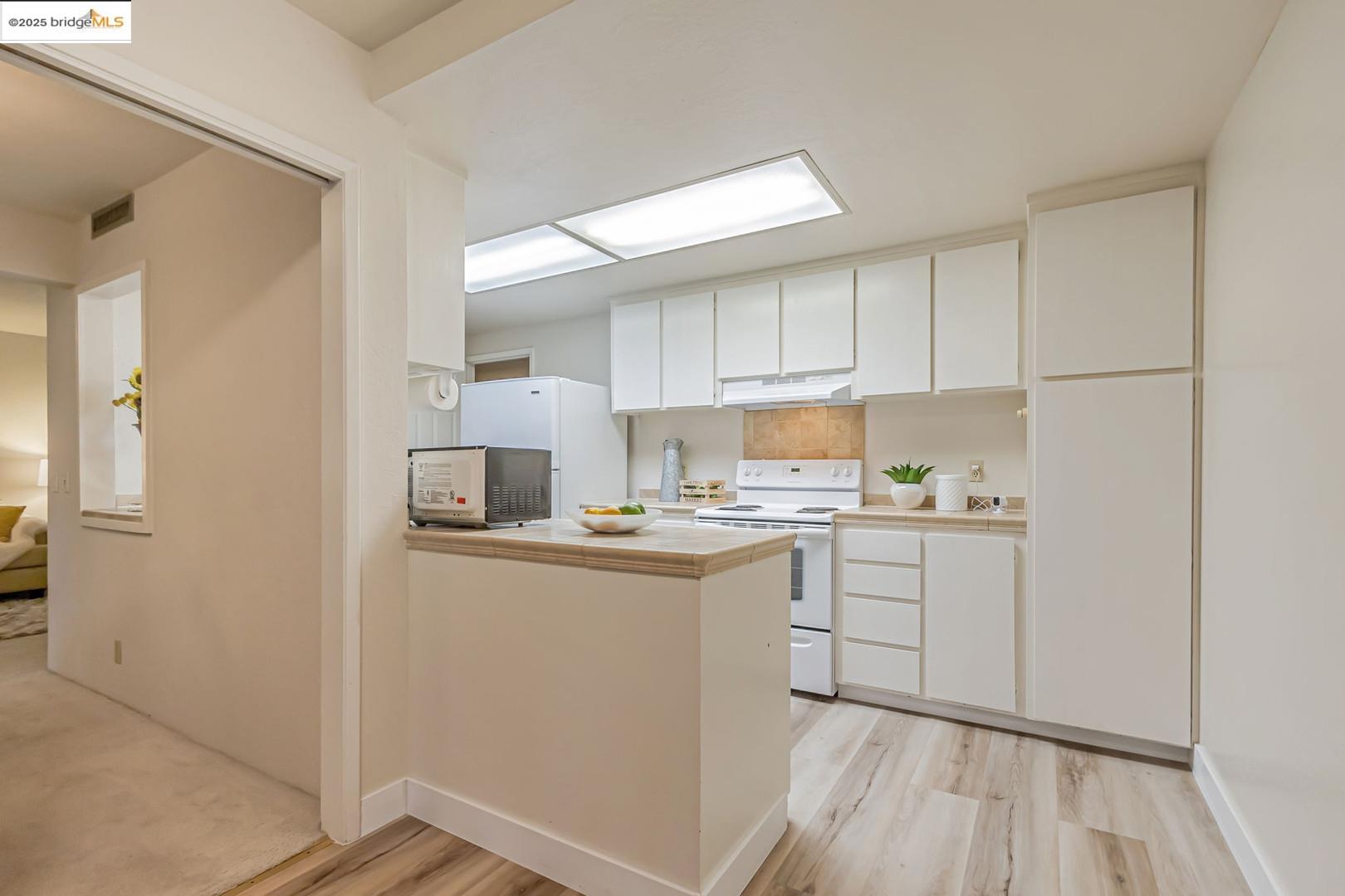 Detail Gallery Image 17 of 60 For 20812 4th St #6,  Saratoga,  CA 95070 - 2 Beds | 2 Baths