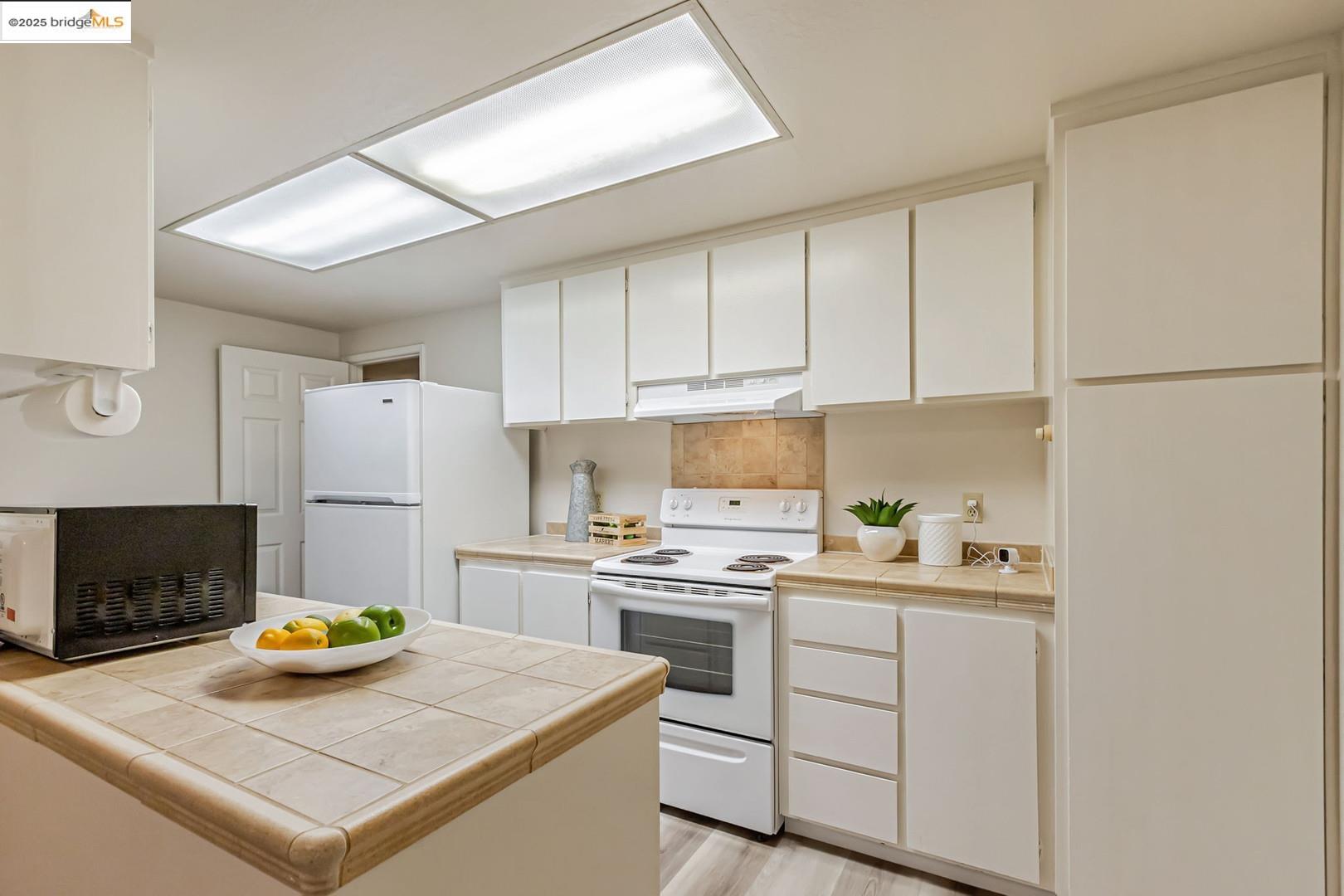 Detail Gallery Image 10 of 60 For 20812 4th St #6,  Saratoga,  CA 95070 - 2 Beds | 2 Baths