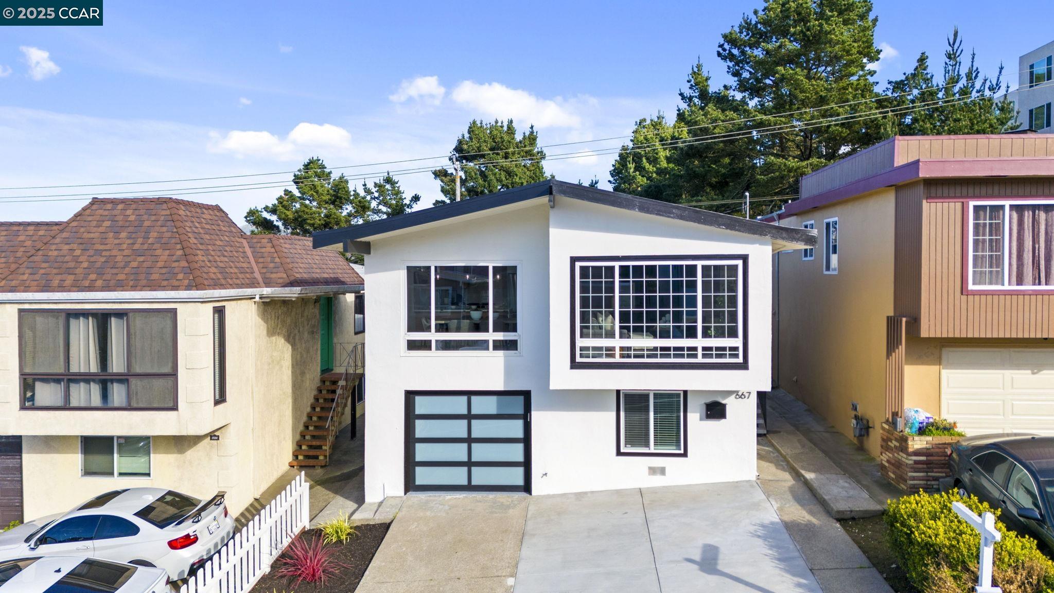 Detail Gallery Image 1 of 1 For 667 Saint Francis Blvd, Daly City,  CA 94015 - 5 Beds | 3 Baths