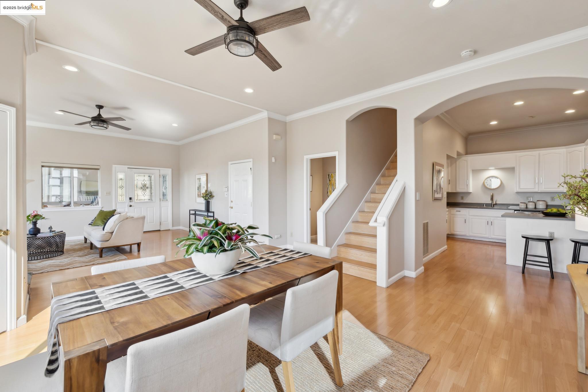 Front Image Thumbnail for EB41085971