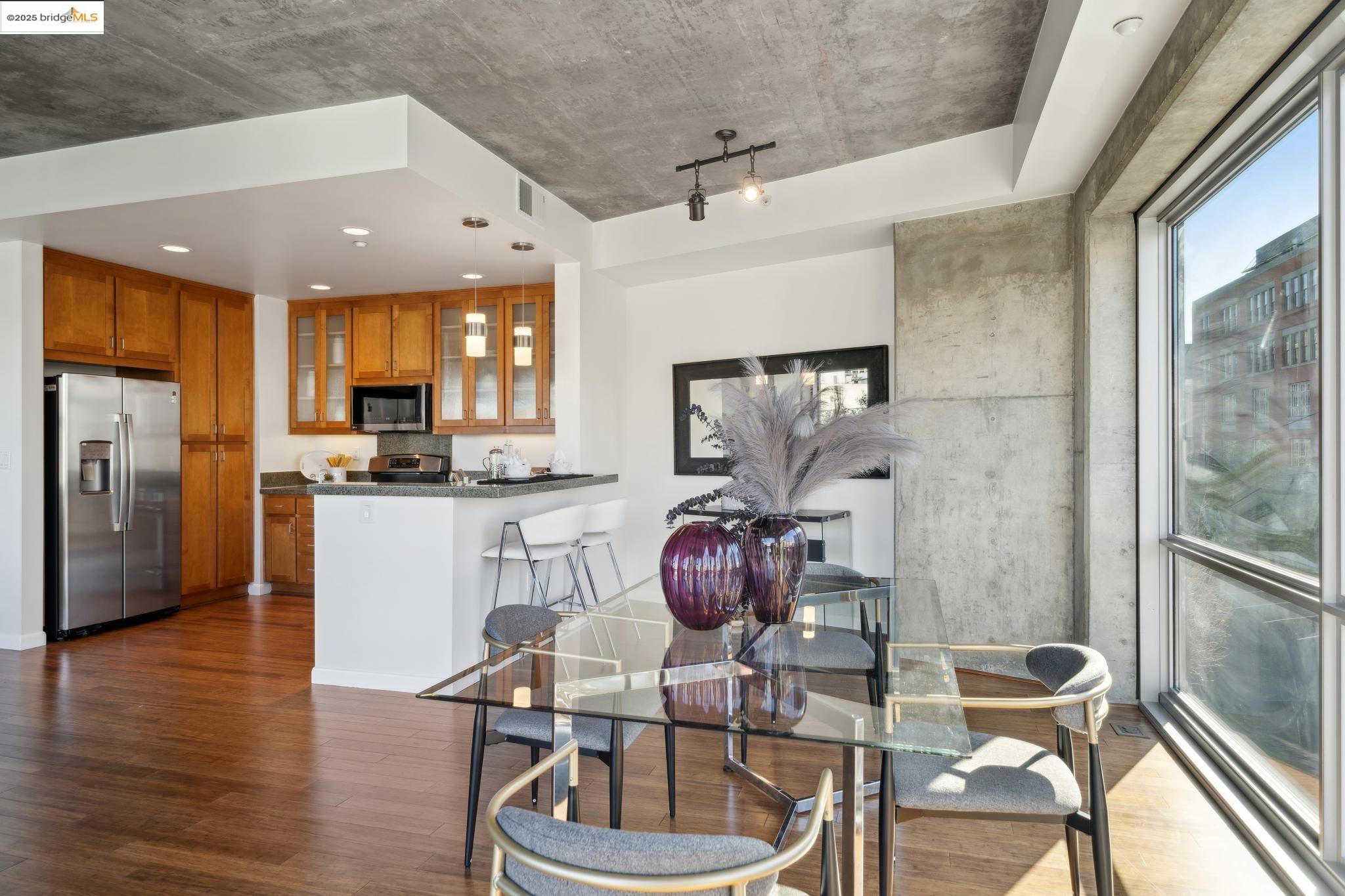 428 Alice St 328