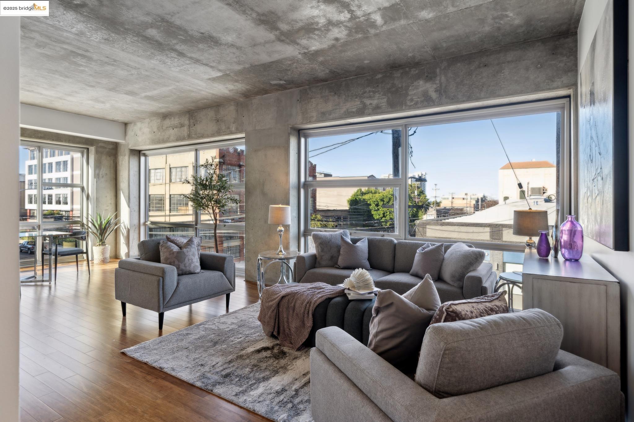 428 Alice St 328