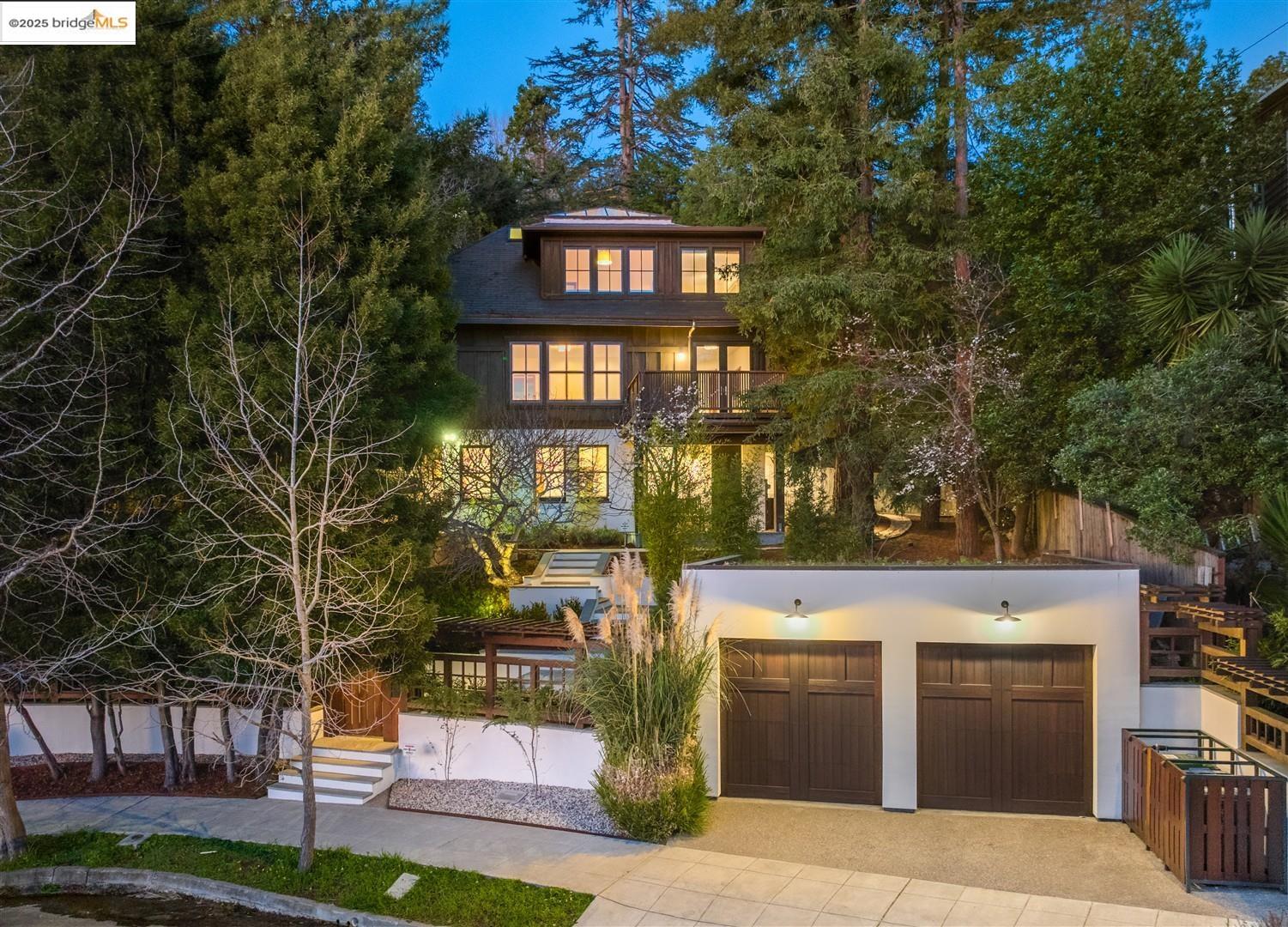 Detail Gallery Image 1 of 1 For 1123 Arch St, Berkeley,  CA 94708 - 3 Beds | 2 Baths