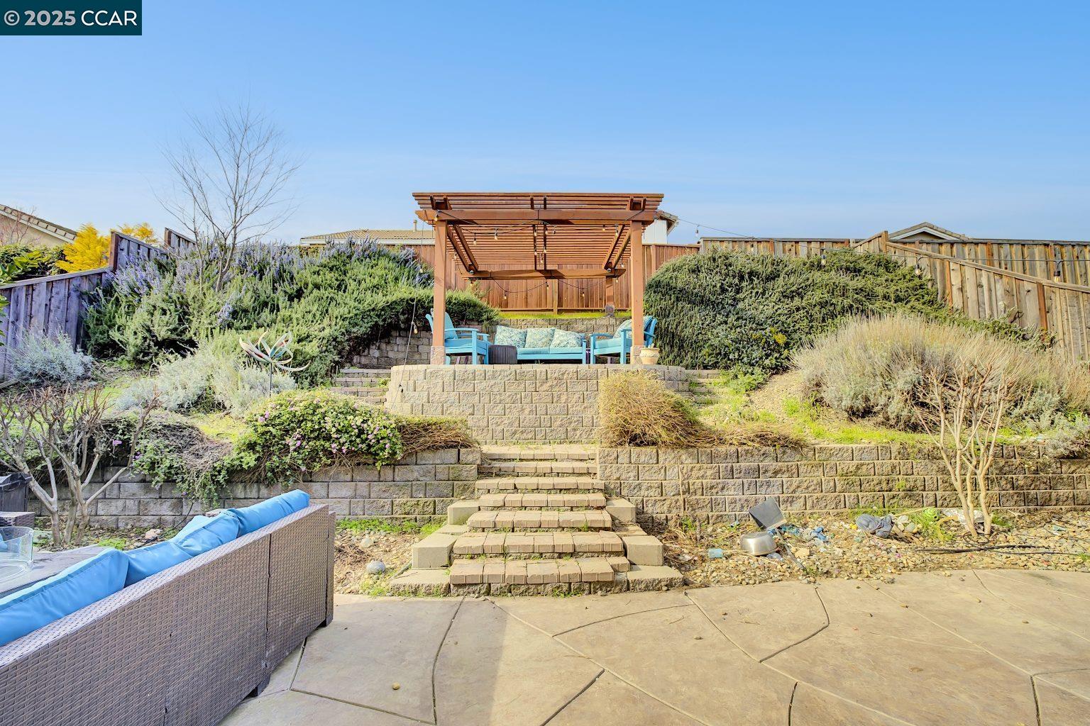 Detail Gallery Image 6 of 24 For 2016 El Fresco Dr, Bay Point,  CA 94565 - 5 Beds | 3 Baths