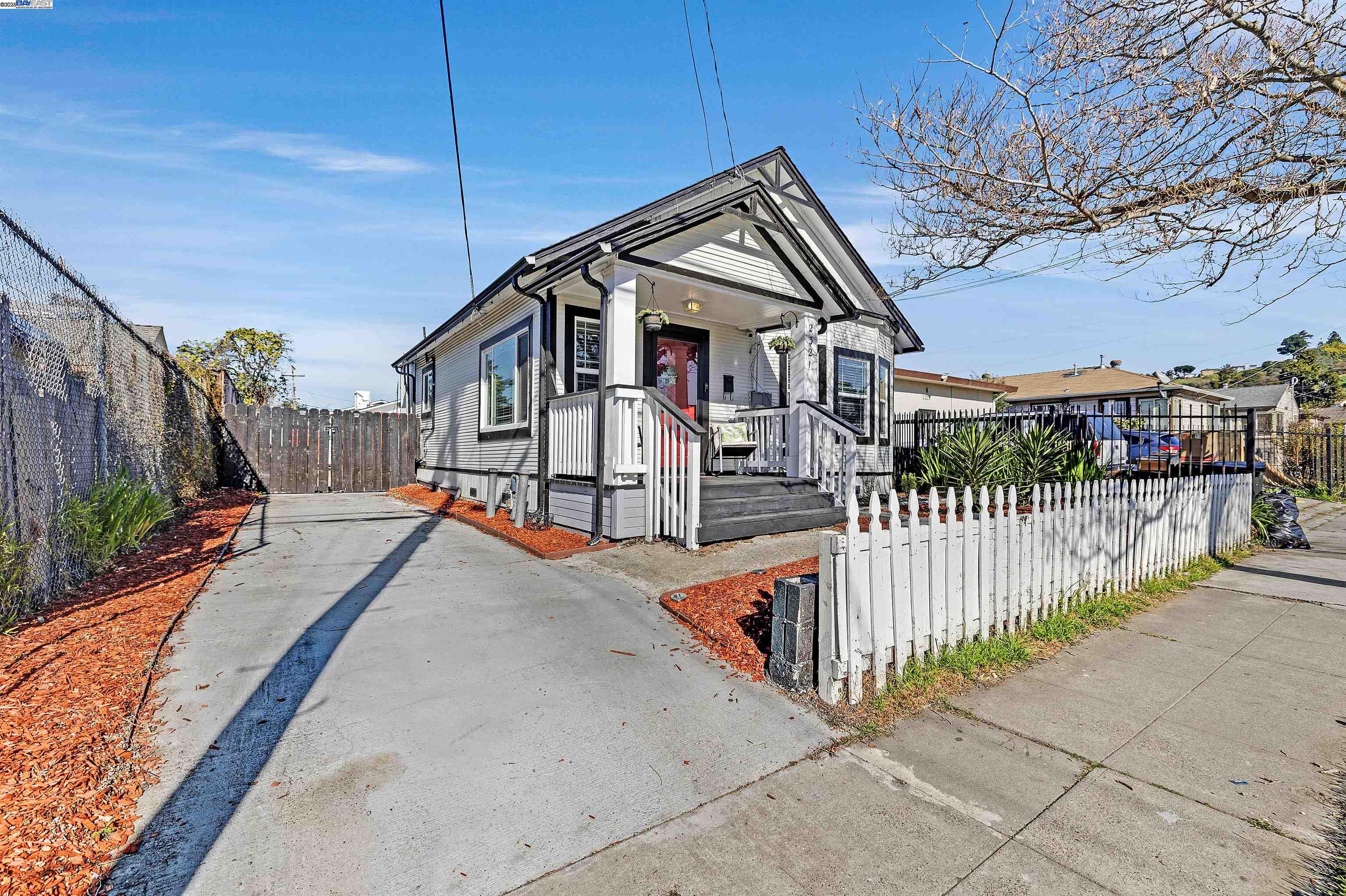 2321 88Th Ave, Oakland, California 94605, 2 Bedrooms Bedrooms, 4 Rooms Rooms,2 BathroomsBathrooms,Residential,For Sale,2321 88Th Ave,41086028