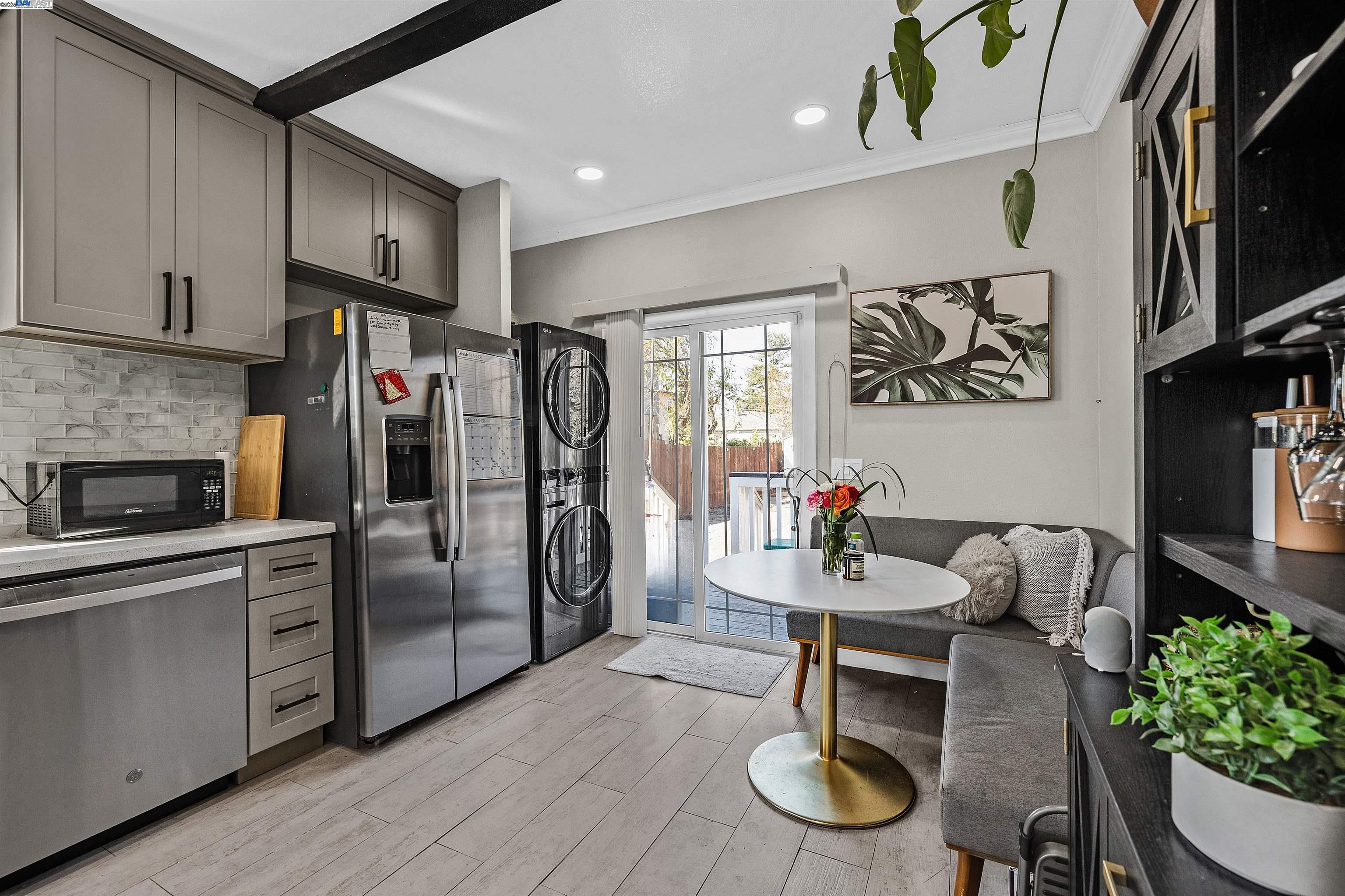 2321 88Th Ave, Oakland, California 94605, 2 Bedrooms Bedrooms, 4 Rooms Rooms,2 BathroomsBathrooms,Residential,For Sale,2321 88Th Ave,41086028
