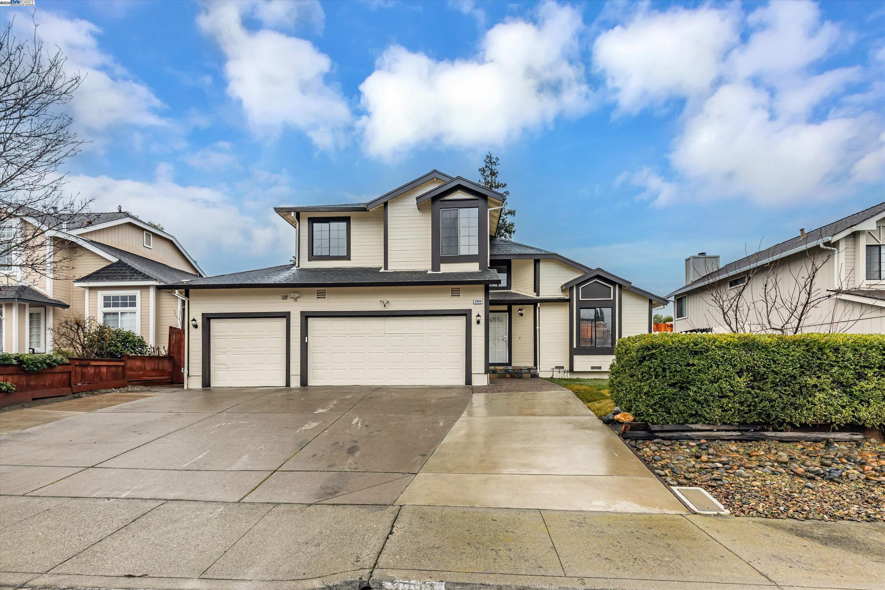 Detail Gallery Image 1 of 1 For 3909 Rockford Dr, Antioch,  CA 94509 - 3 Beds | 3/1 Baths
