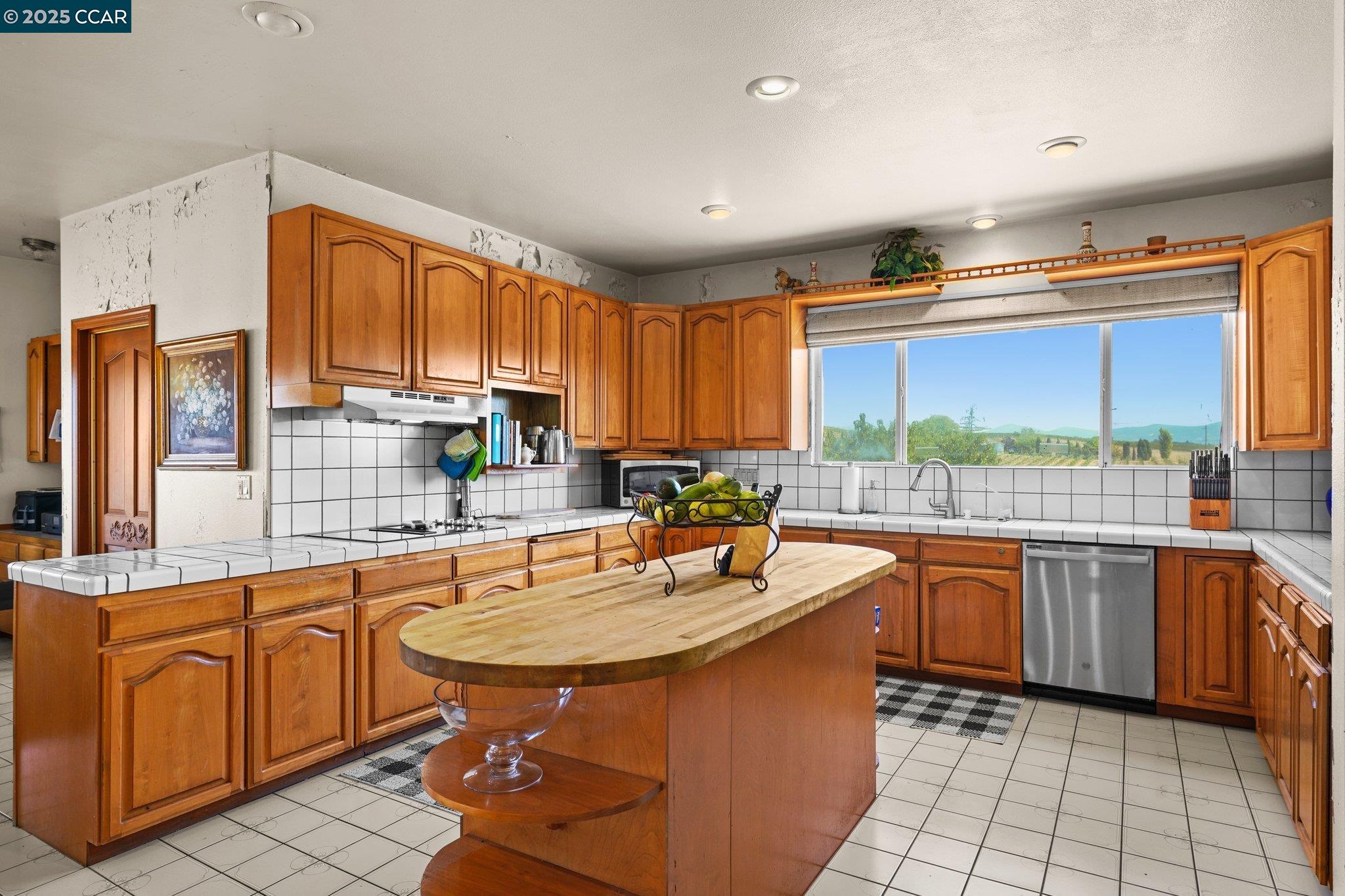 Detail Gallery Image 45 of 59 For 5267 Old Sonoma Rd, Napa,  CA 94559 - 5 Beds | 3/1 Baths