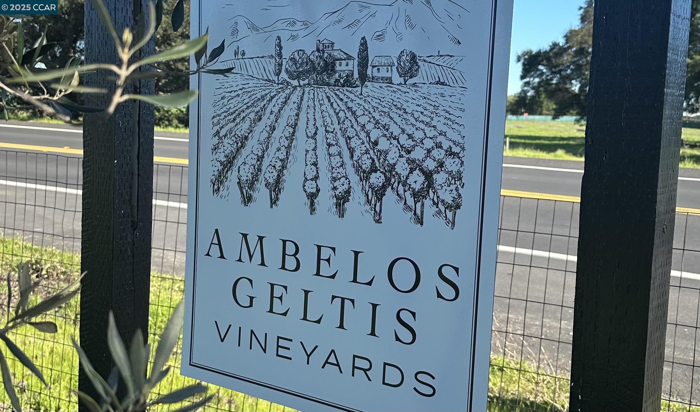 Detail Gallery Image 10 of 59 For 5267 Old Sonoma Rd, Napa,  CA 94559 - 5 Beds | 3/1 Baths