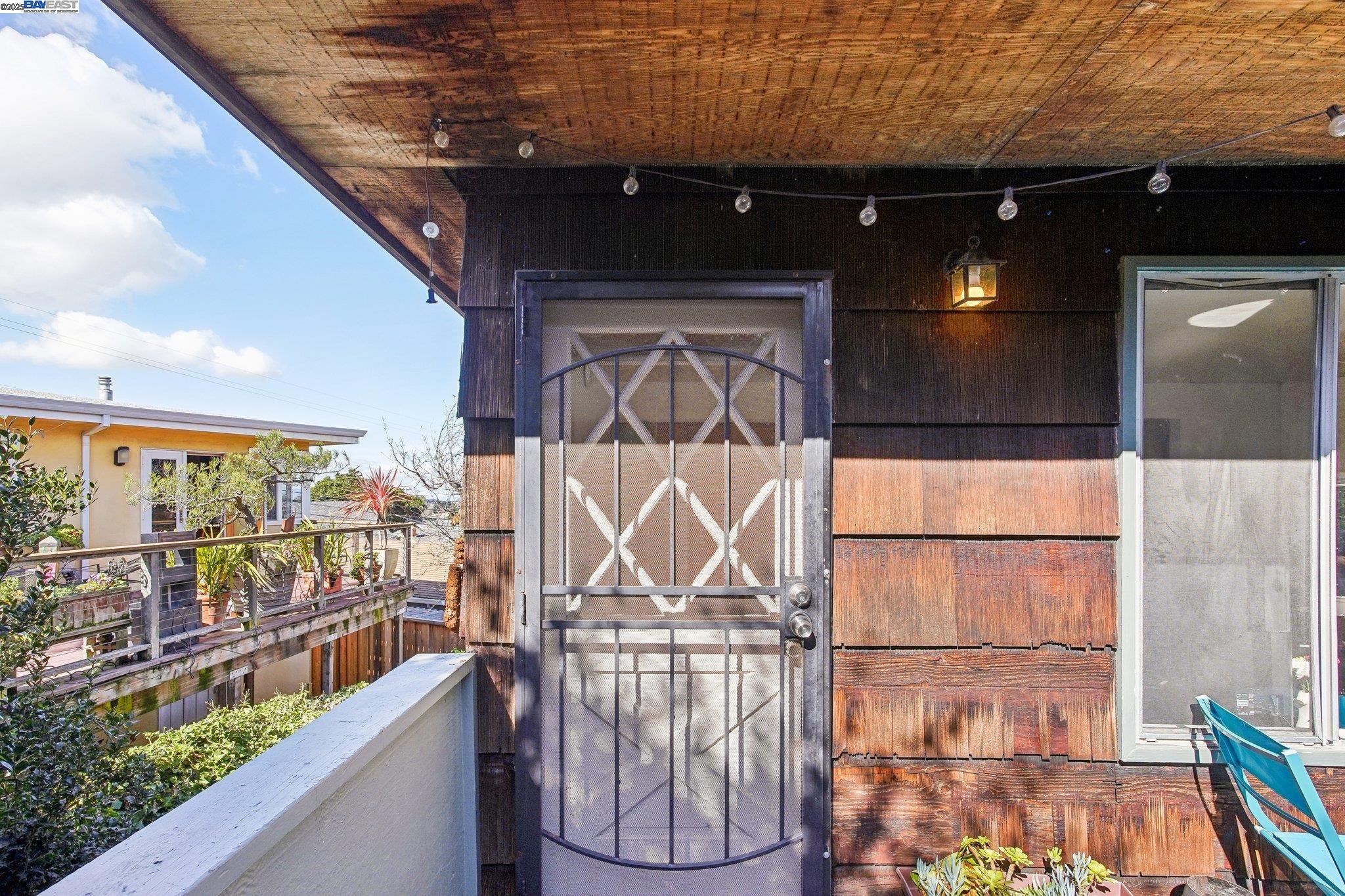 Detail Gallery Image 8 of 13 For 5955 Wenk Ave, Richmond,  CA 94804 - – Beds | – Baths