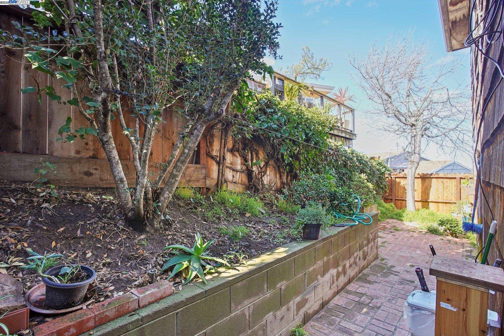 Detail Gallery Image 10 of 13 For 5955 Wenk Ave, Richmond,  CA 94804 - – Beds | – Baths