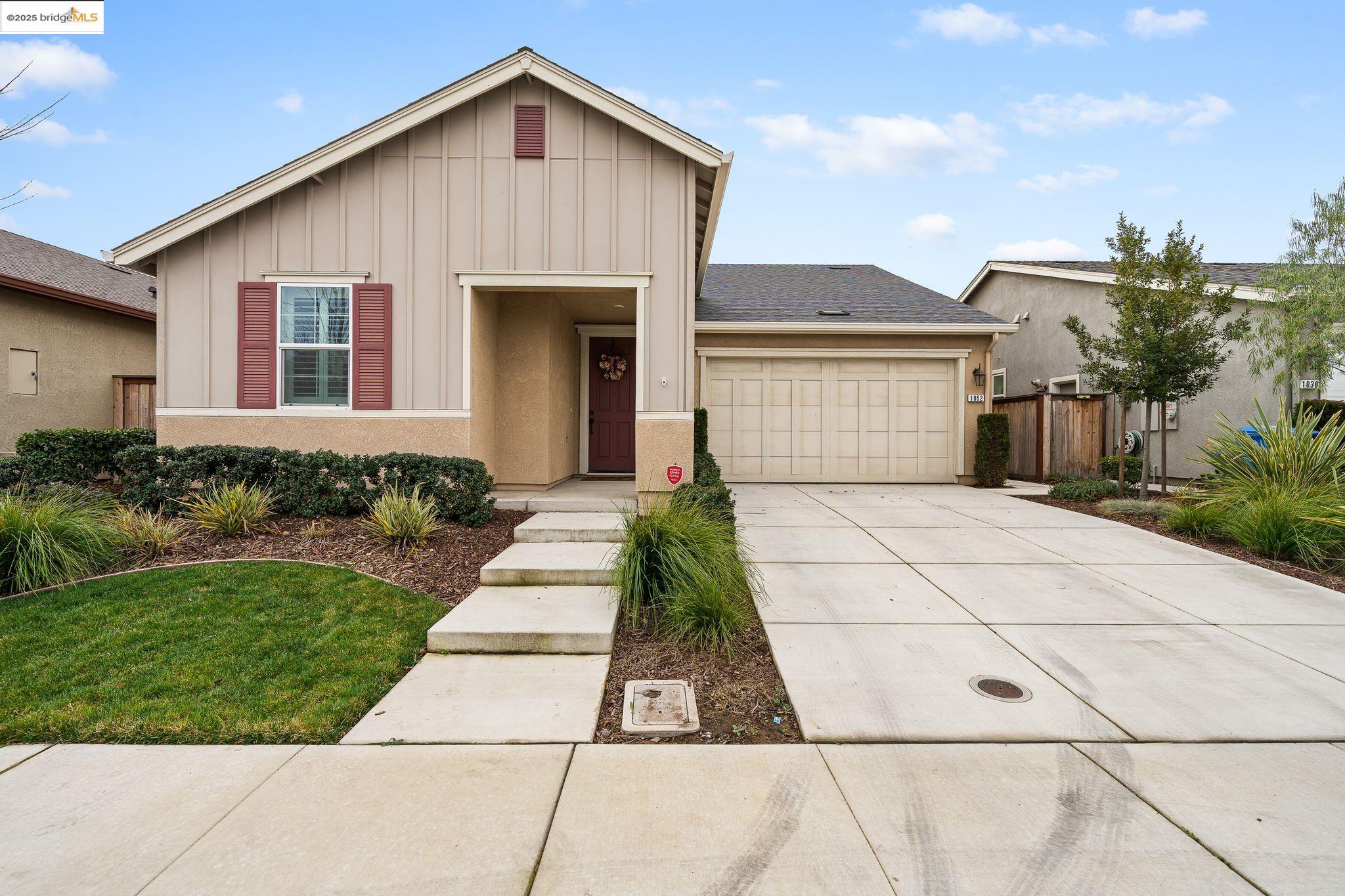 Detail Gallery Image 1 of 22 For 1052 Camborne Dr, Manteca,  CA 95336 - 2 Beds | 2/1 Baths