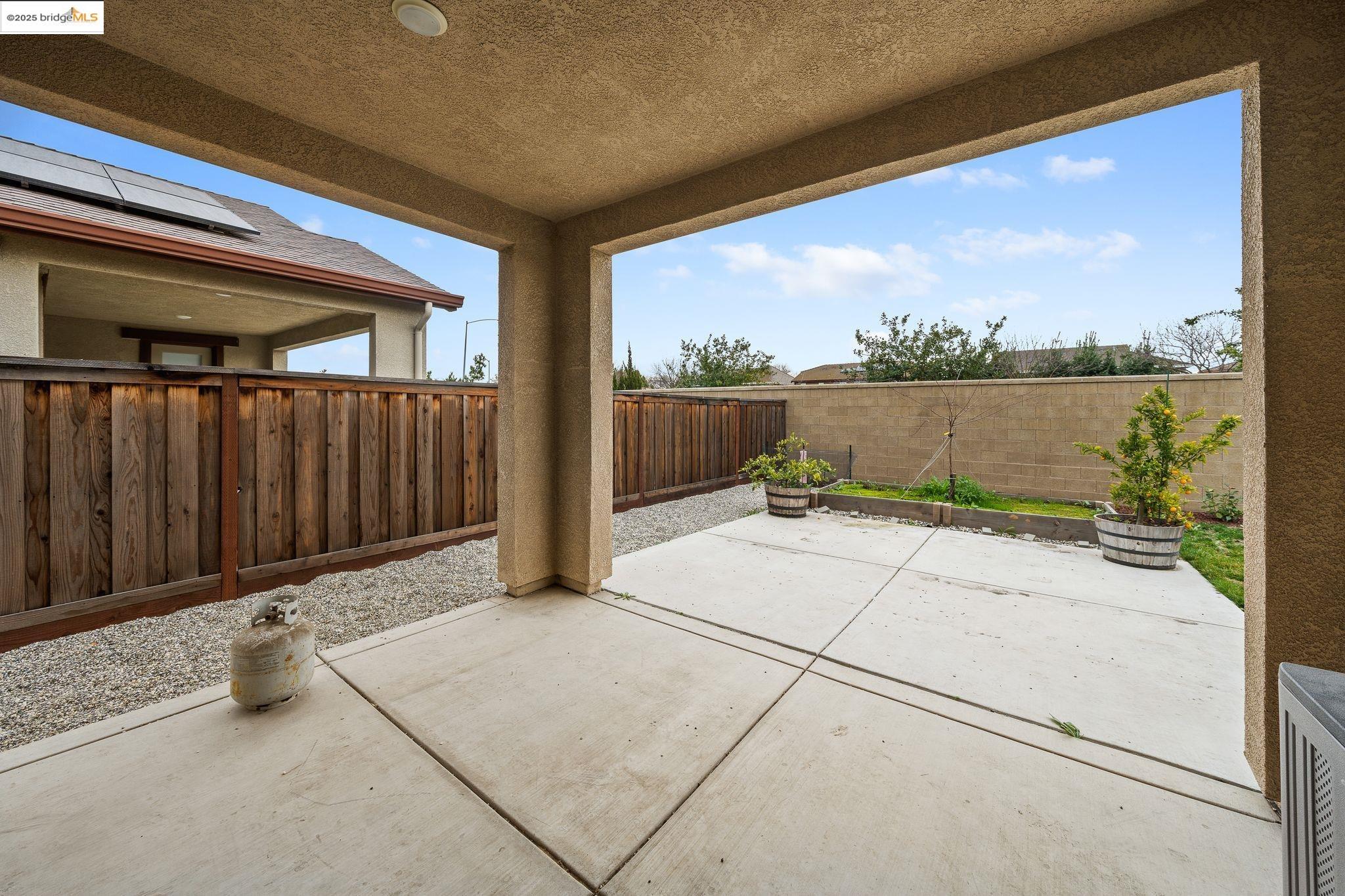 Detail Gallery Image 17 of 22 For 1052 Camborne Dr, Manteca,  CA 95336 - 2 Beds | 2/1 Baths