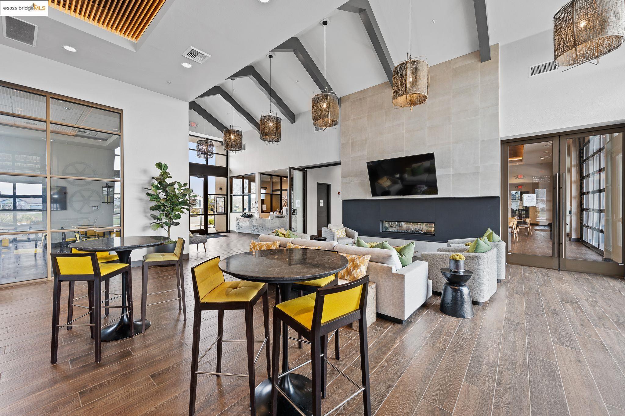 Detail Gallery Image 21 of 22 For 1052 Camborne Dr, Manteca,  CA 95336 - 2 Beds | 2/1 Baths