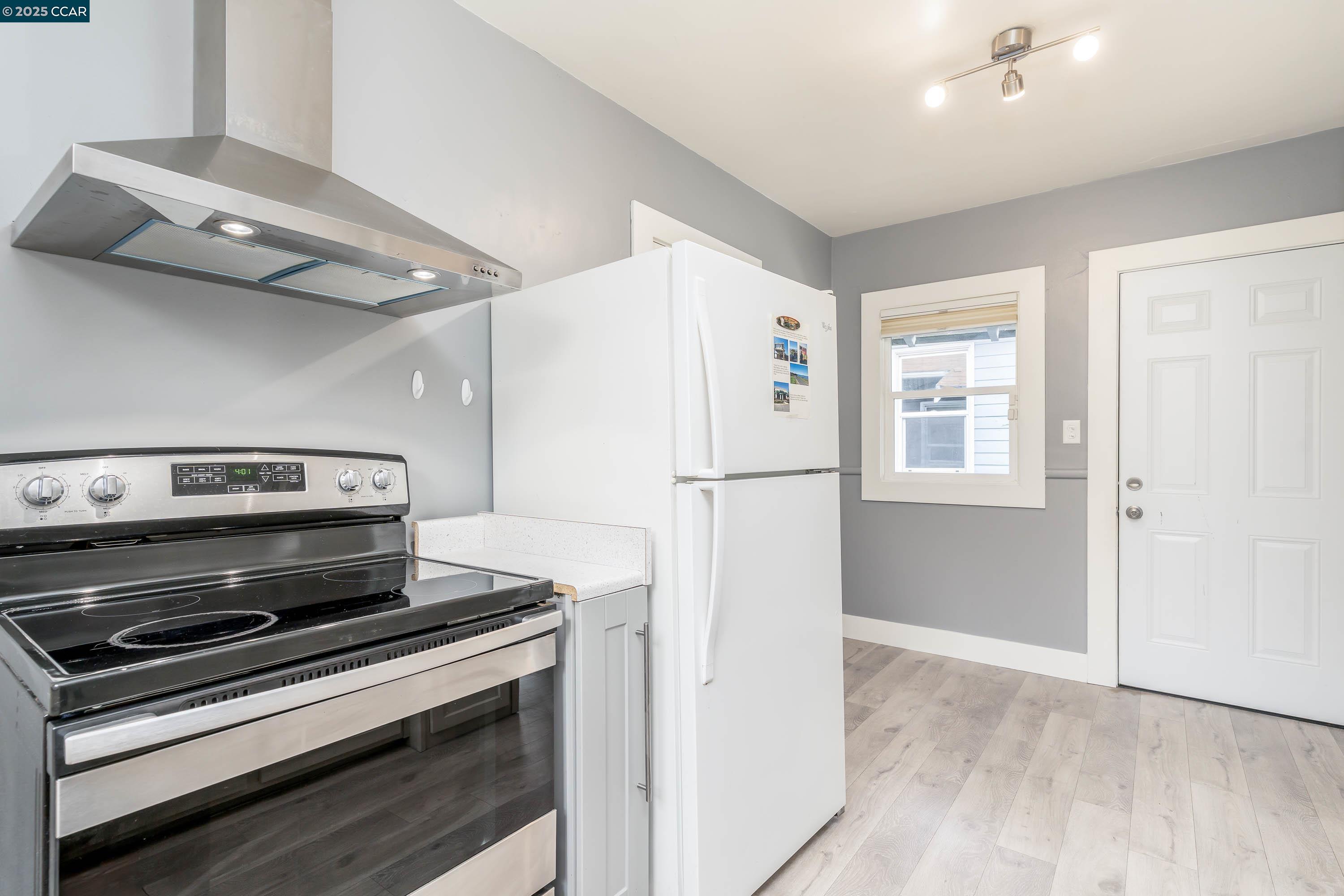 Detail Gallery Image 13 of 42 For 832 Mariposa Ave, Rodeo,  CA 94572 - 1 Beds | 1 Baths