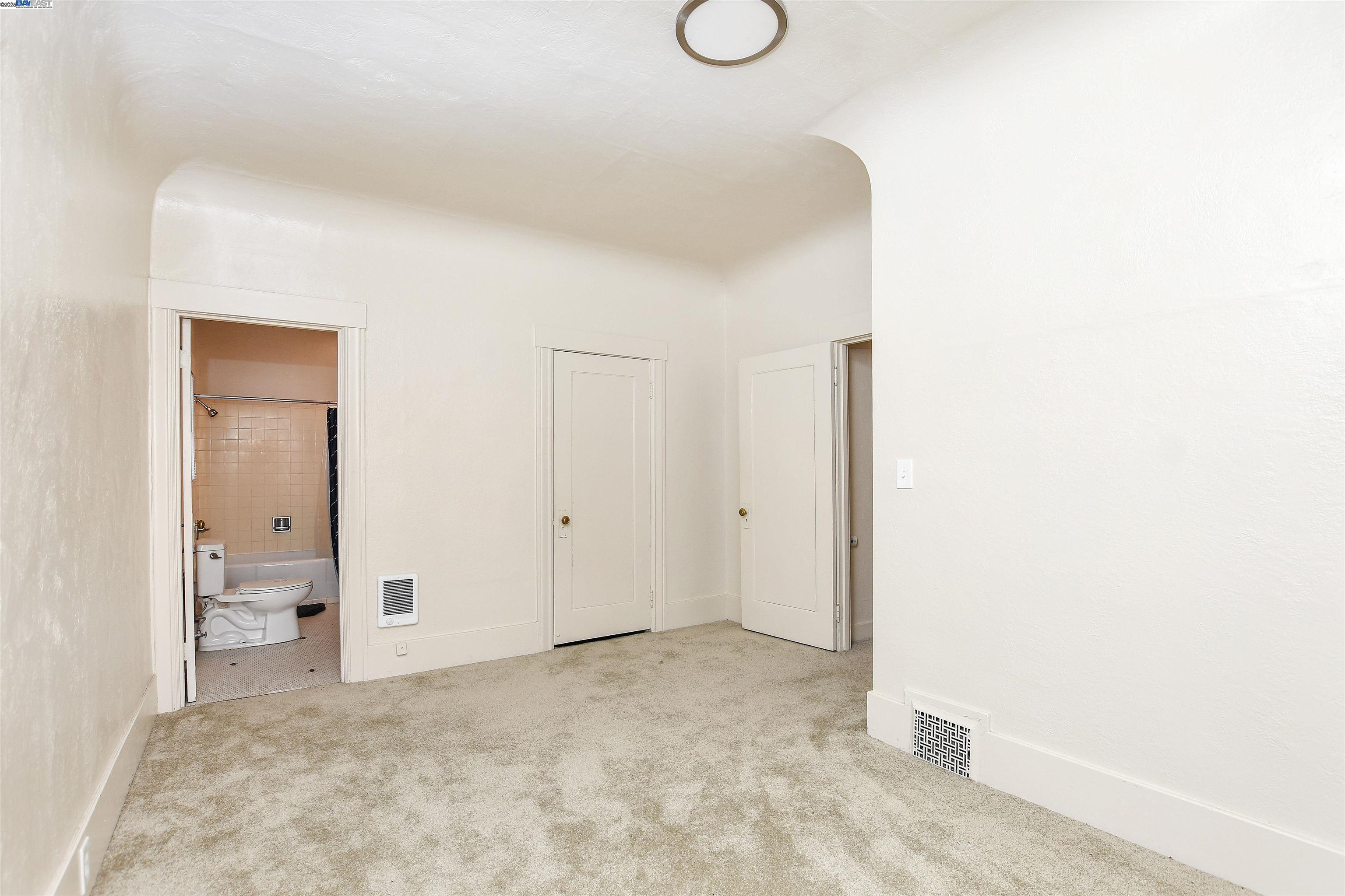 Detail Gallery Image 11 of 21 For 350 Adams St, Oakland,  CA 94610 - – Beds | – Baths