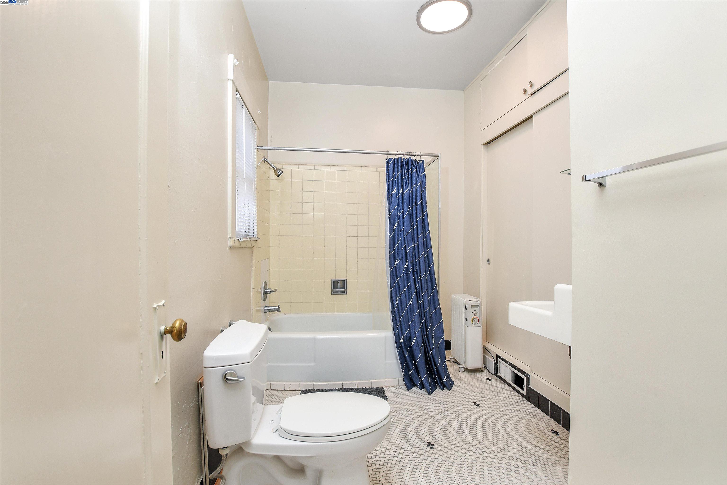 Detail Gallery Image 12 of 21 For 350 Adams St, Oakland,  CA 94610 - – Beds | – Baths