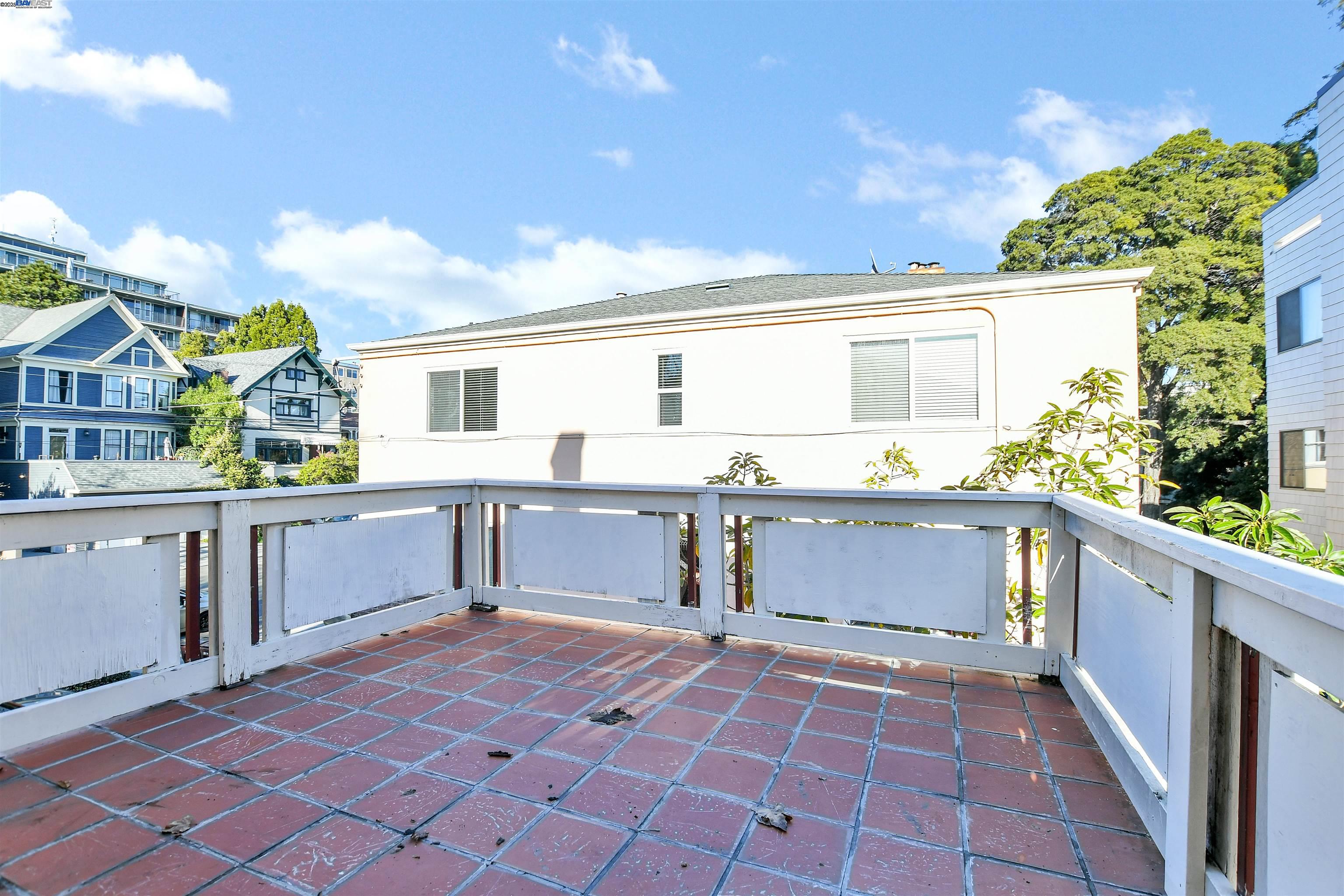 Detail Gallery Image 15 of 21 For 350 Adams St, Oakland,  CA 94610 - – Beds | – Baths