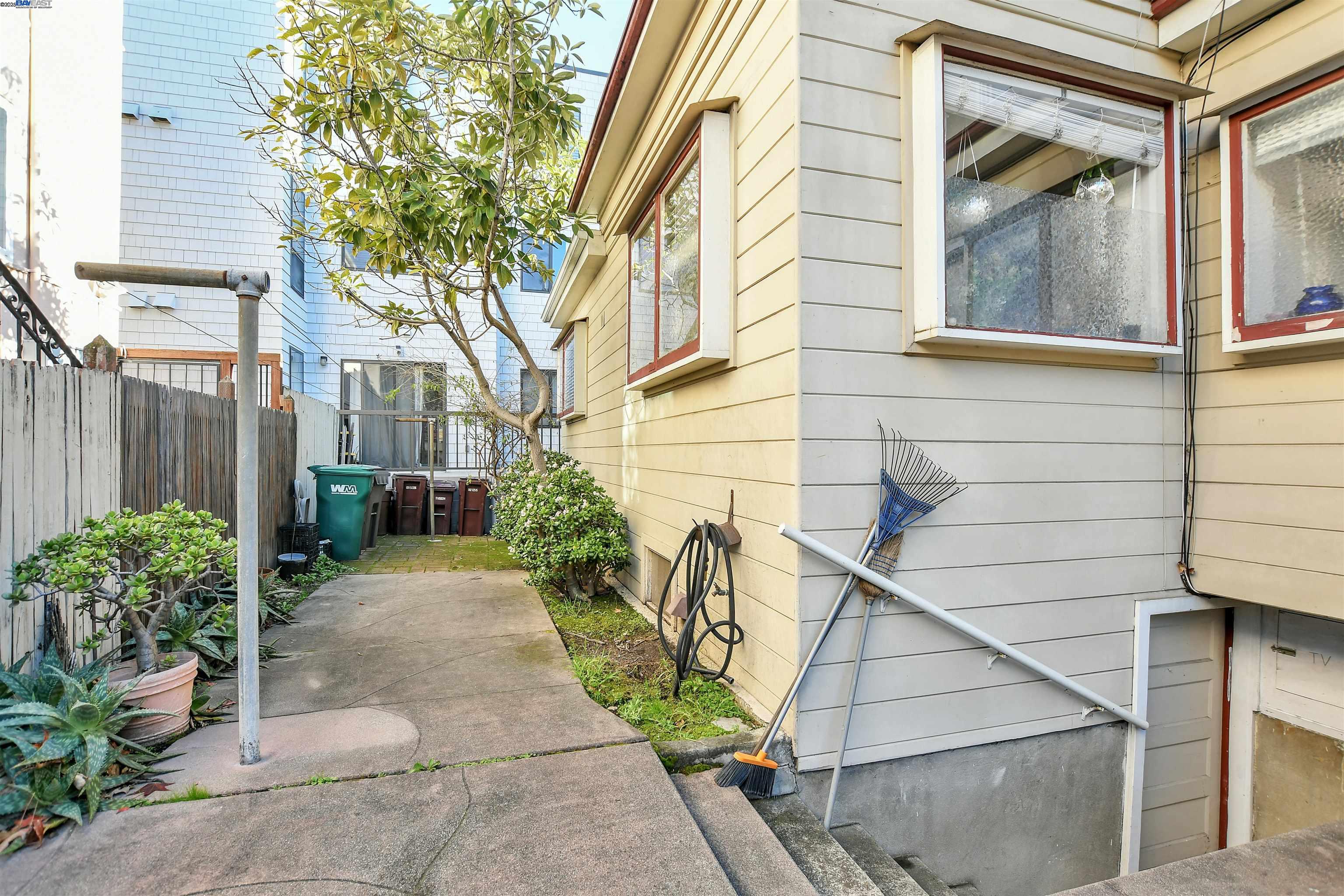 Detail Gallery Image 19 of 21 For 350 Adams St, Oakland,  CA 94610 - – Beds | – Baths