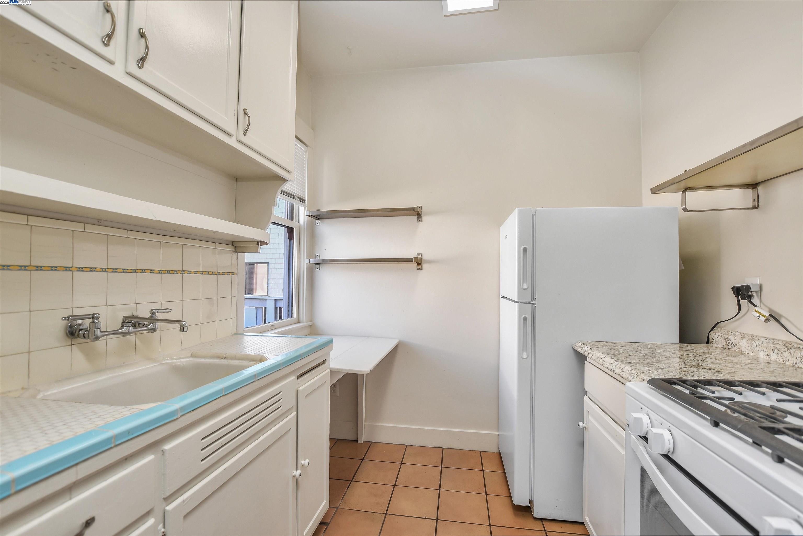 Detail Gallery Image 8 of 21 For 350 Adams St, Oakland,  CA 94610 - – Beds | – Baths