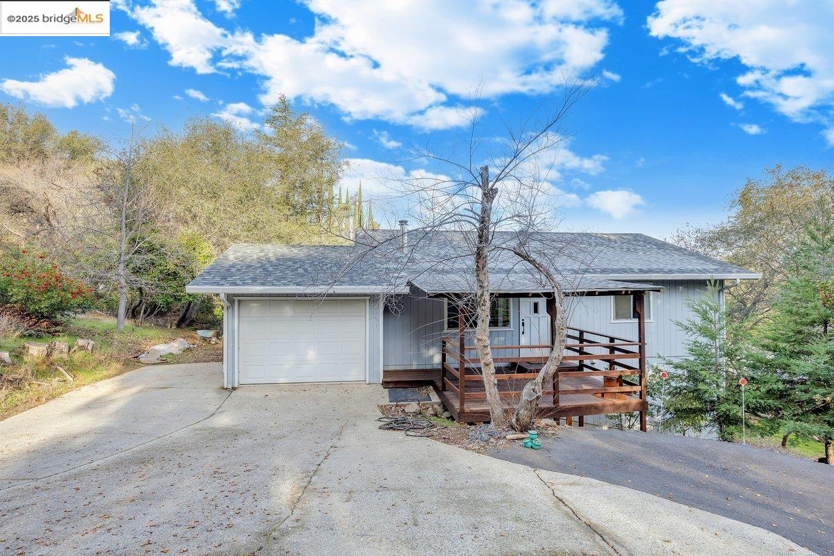 Detail Gallery Image 1 of 1 For 11216 Redbud Rd, Sonora,  CA 95370 - 4 Beds | 2 Baths