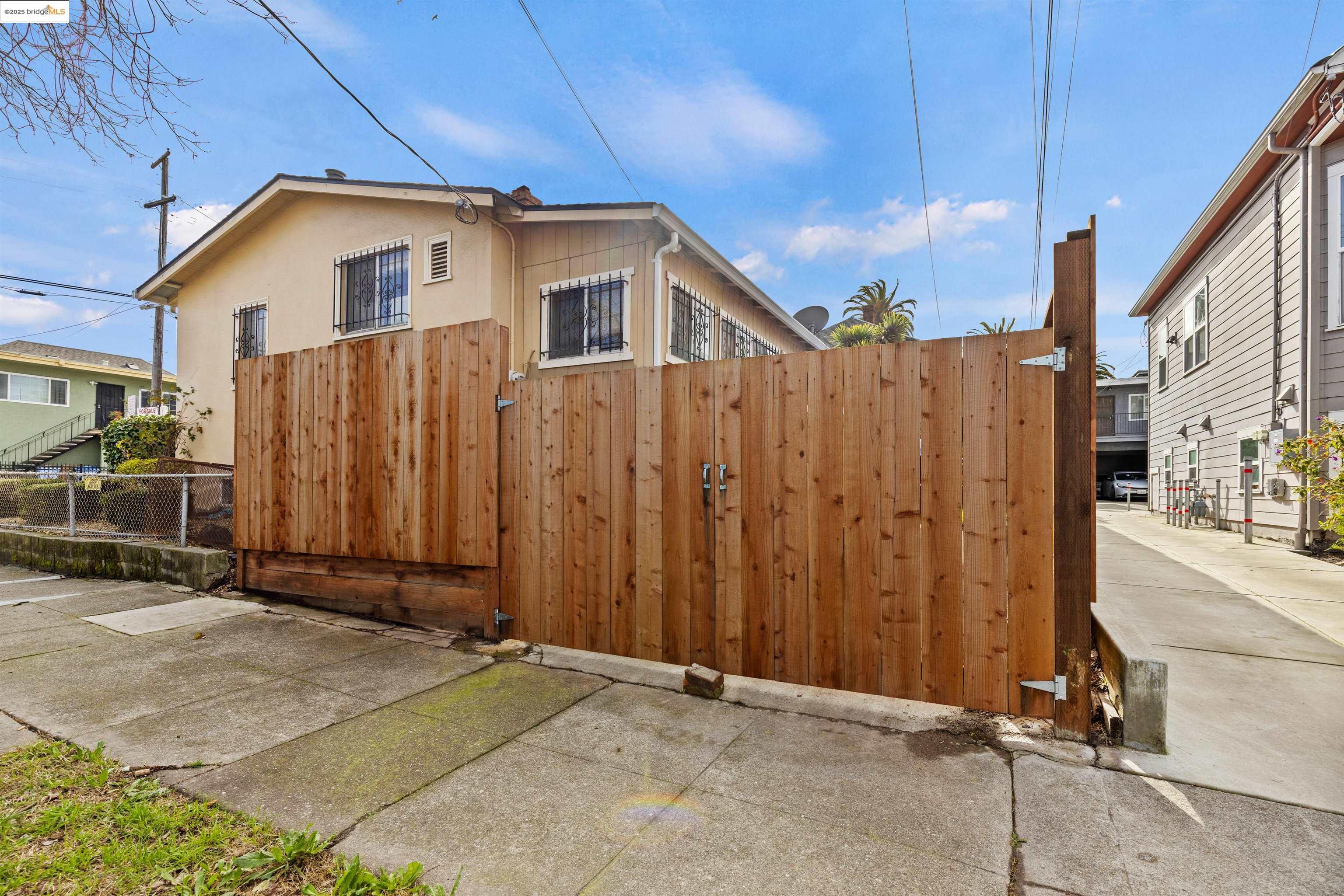 Detail Gallery Image 15 of 16 For 3324 California St, Berkeley,  CA 94703 - 2 Beds | 1 Baths