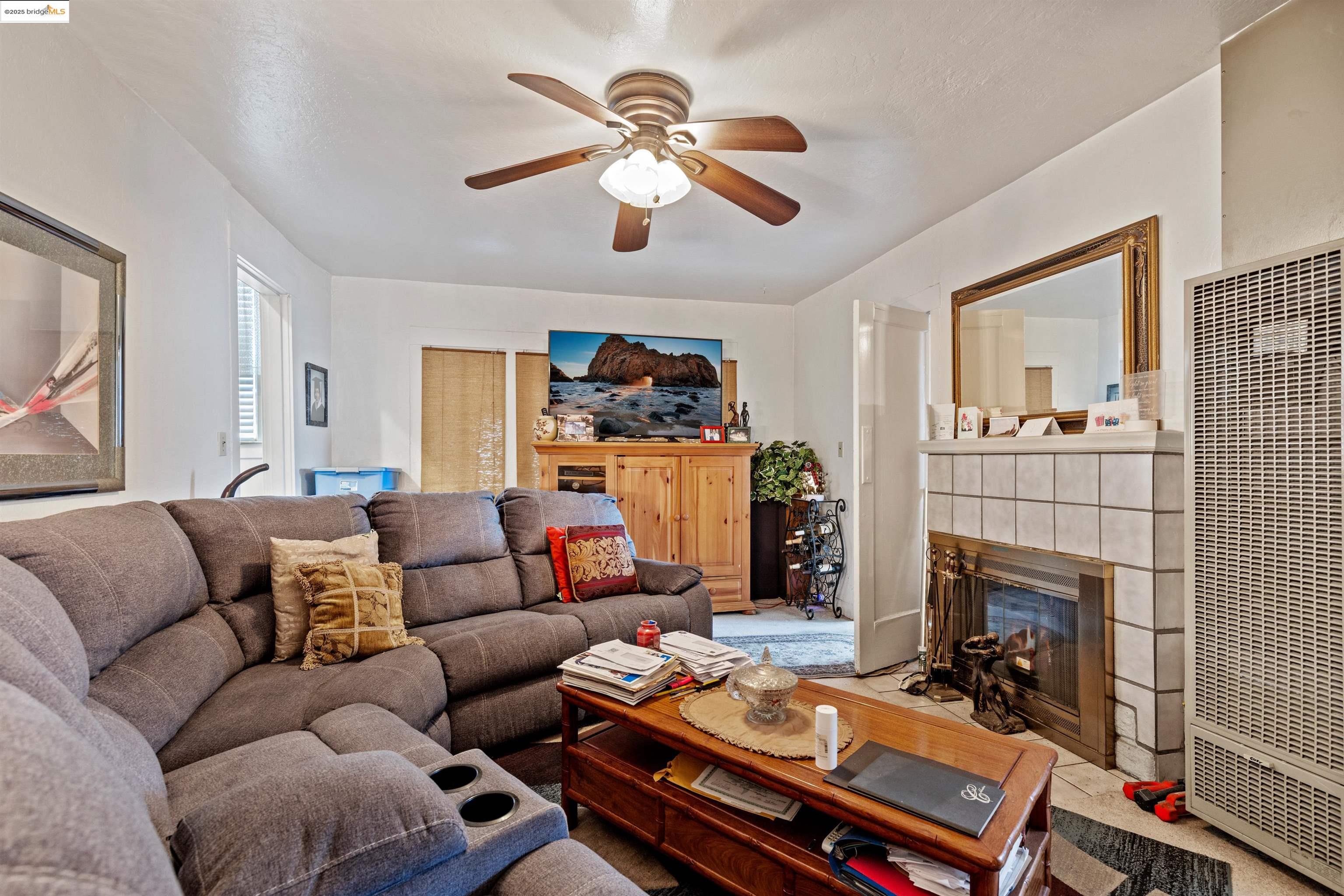 Detail Gallery Image 5 of 16 For 3324 California St, Berkeley,  CA 94703 - 2 Beds | 1 Baths