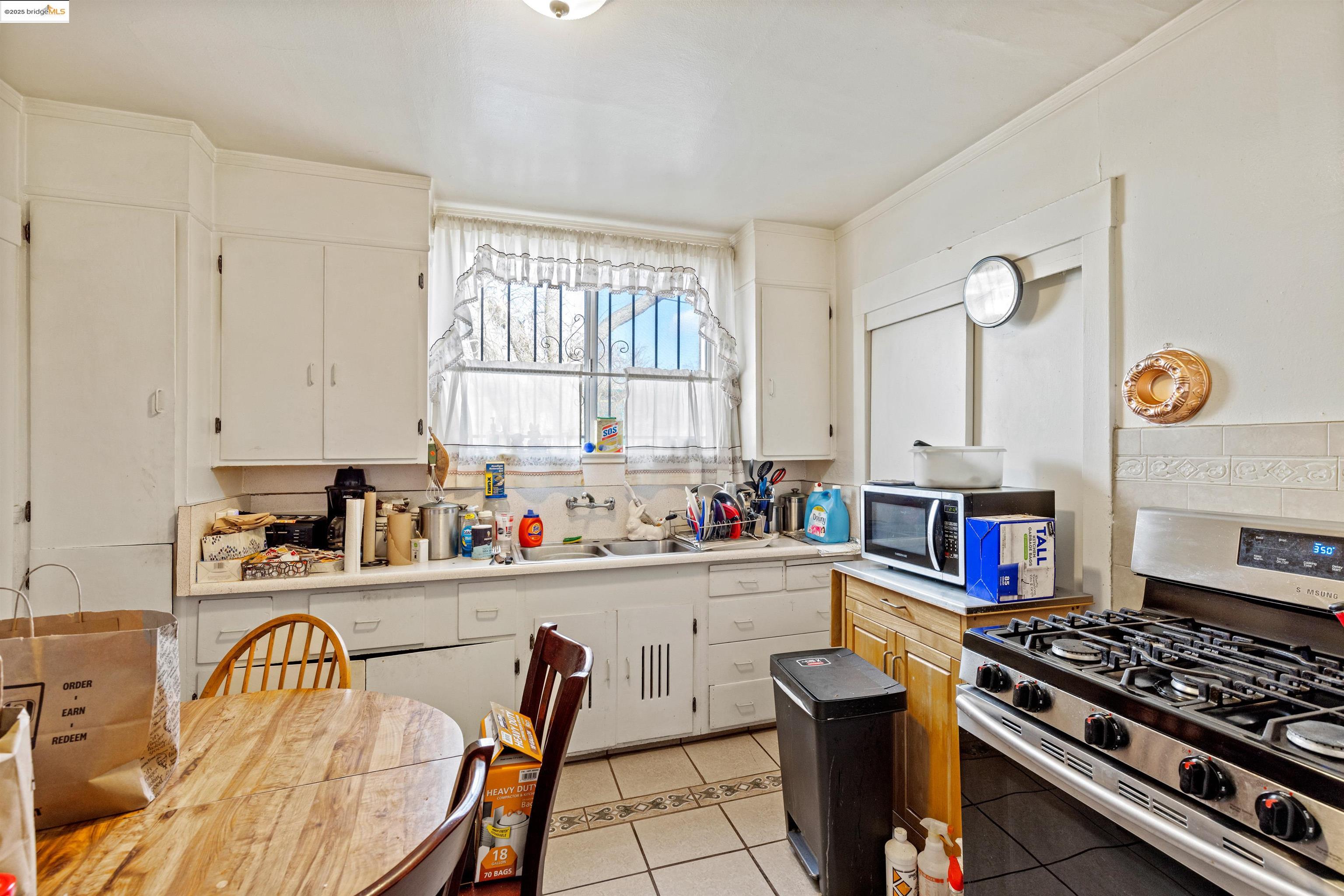 Detail Gallery Image 9 of 16 For 3324 California St, Berkeley,  CA 94703 - 2 Beds | 1 Baths