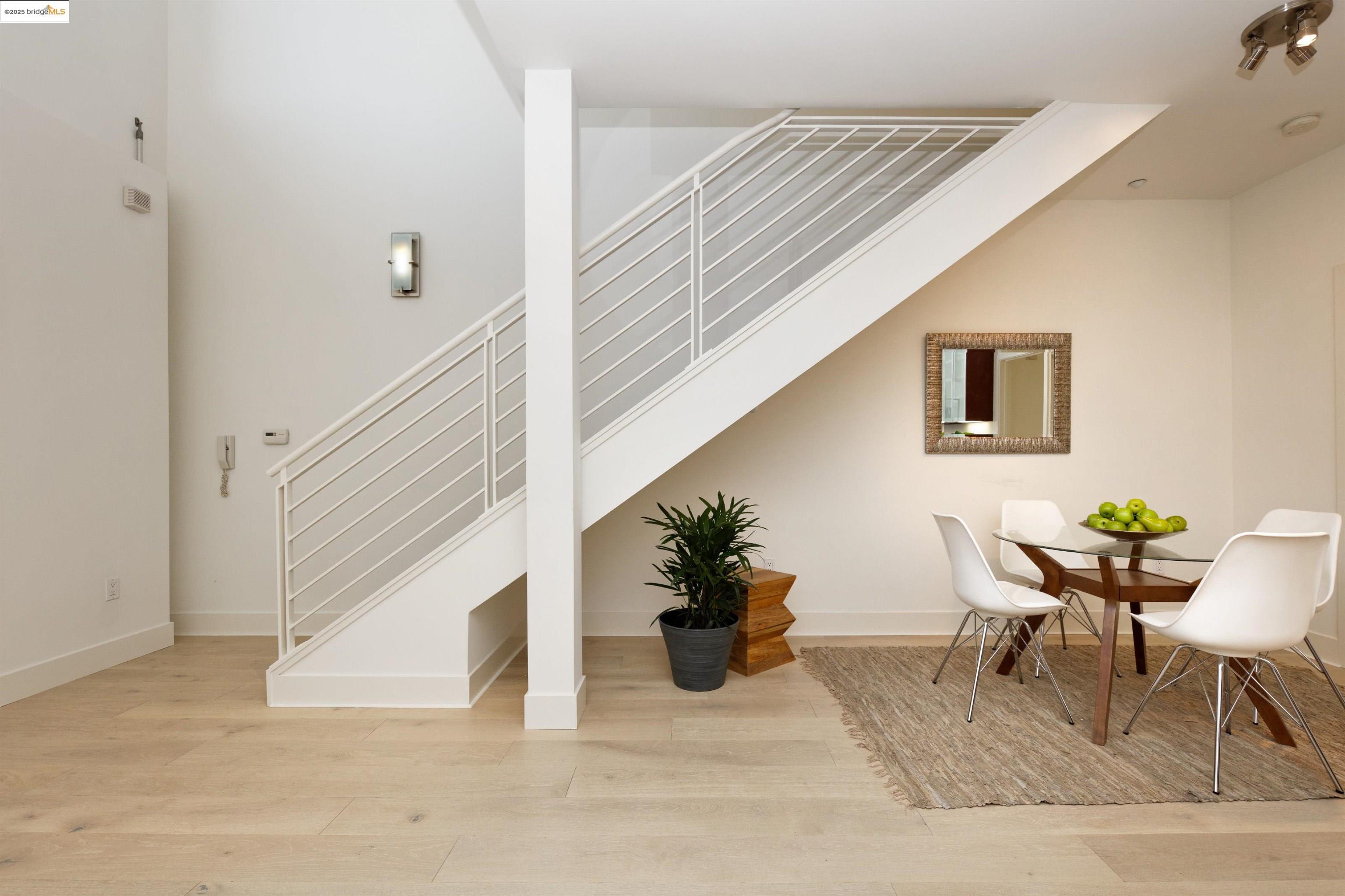 1565 32nd Street # 3, Oakland, California 94608, 2 Bedrooms Bedrooms, 5 Rooms Rooms,2 BathroomsBathrooms,Residential,For Sale,1565 32nd Street # 3,41086101