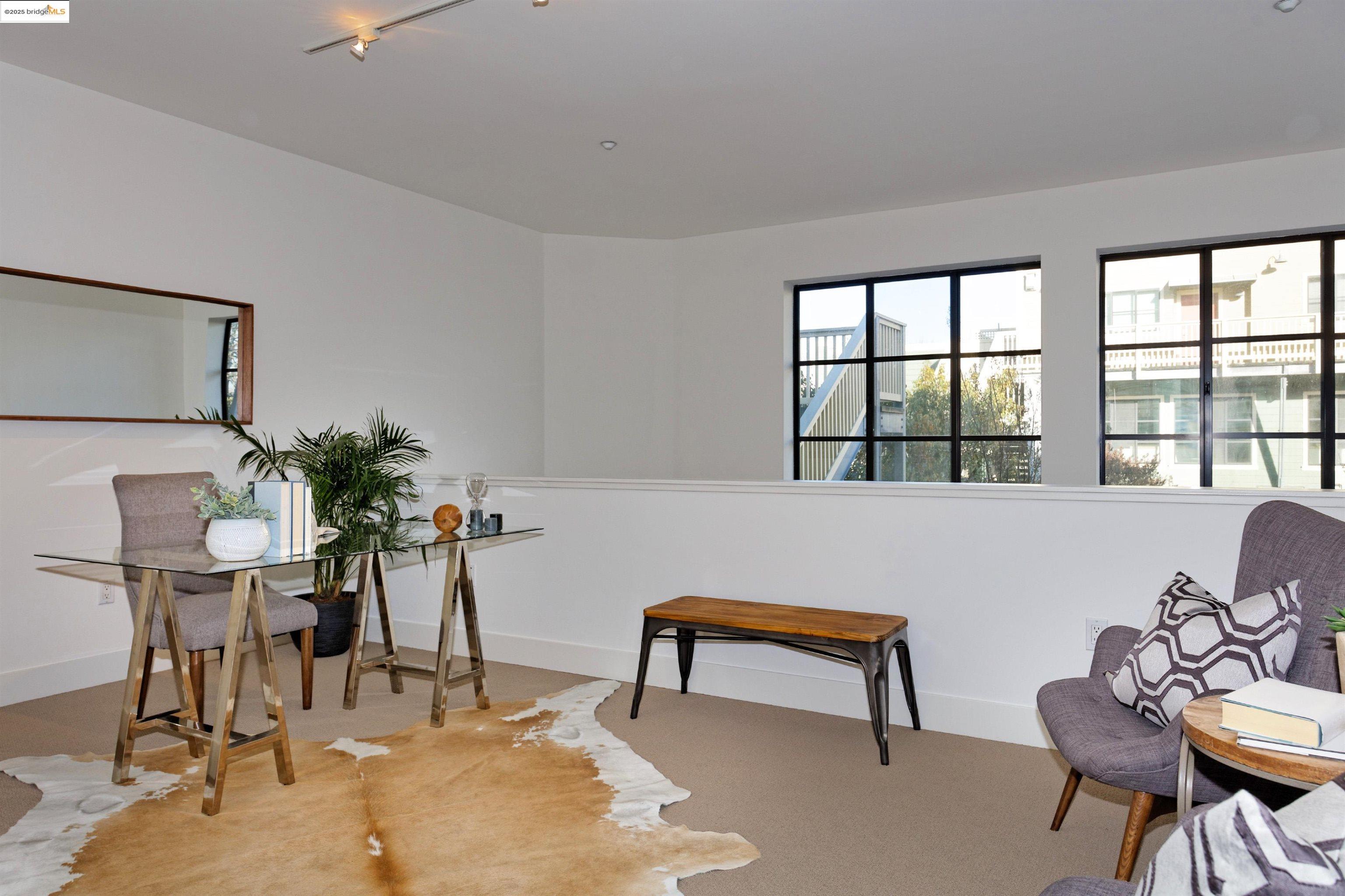 1565 32nd Street # 3, Oakland, California 94608, 2 Bedrooms Bedrooms, 5 Rooms Rooms,2 BathroomsBathrooms,Residential,For Sale,1565 32nd Street # 3,41086101